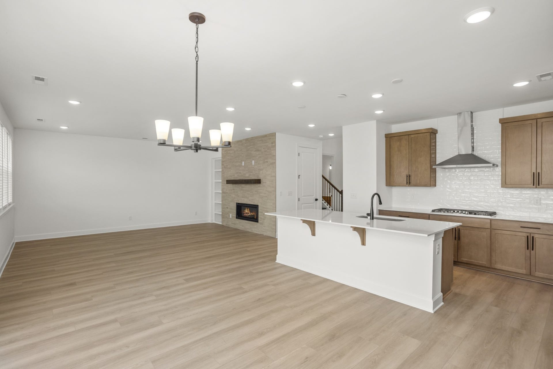 402 Downs Lane, Mount Juliet, TN 37122 Pictures are of previously completed home of the same floorplan. Options and features may vary. Blinds are not included but can be added.