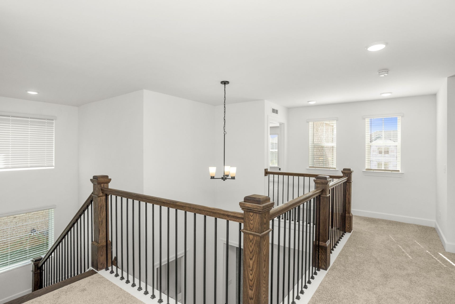 402 Downs Lane, Mount Juliet, TN 37122 Pictures are of previously completed home of the same floorplan. Options and features may vary. Blinds are not included but can be added.