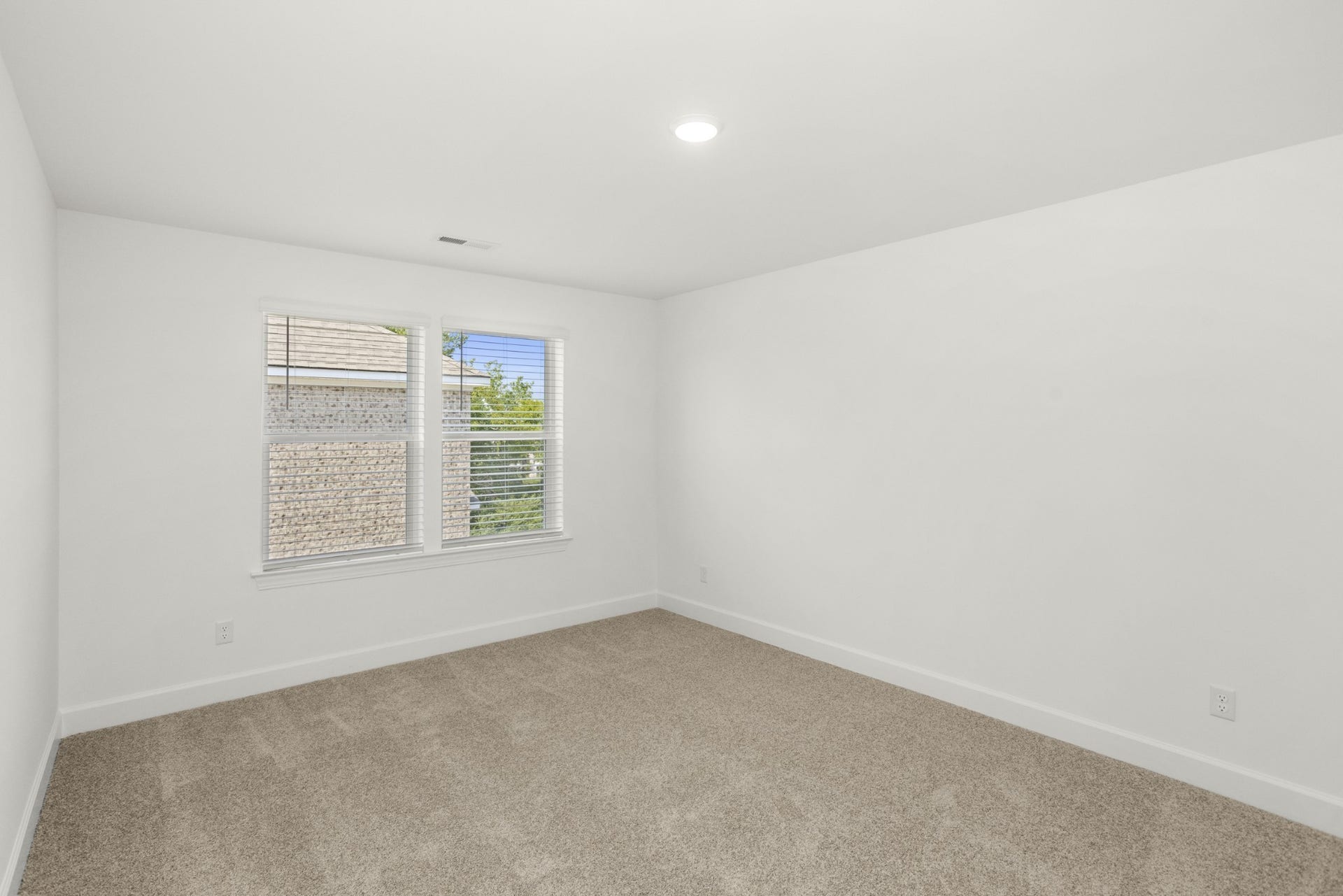 402 Downs Lane, Mount Juliet, TN 37122 Pictures are of previously completed home of the same floorplan. Options and features may vary. Blinds are not included but can be added.