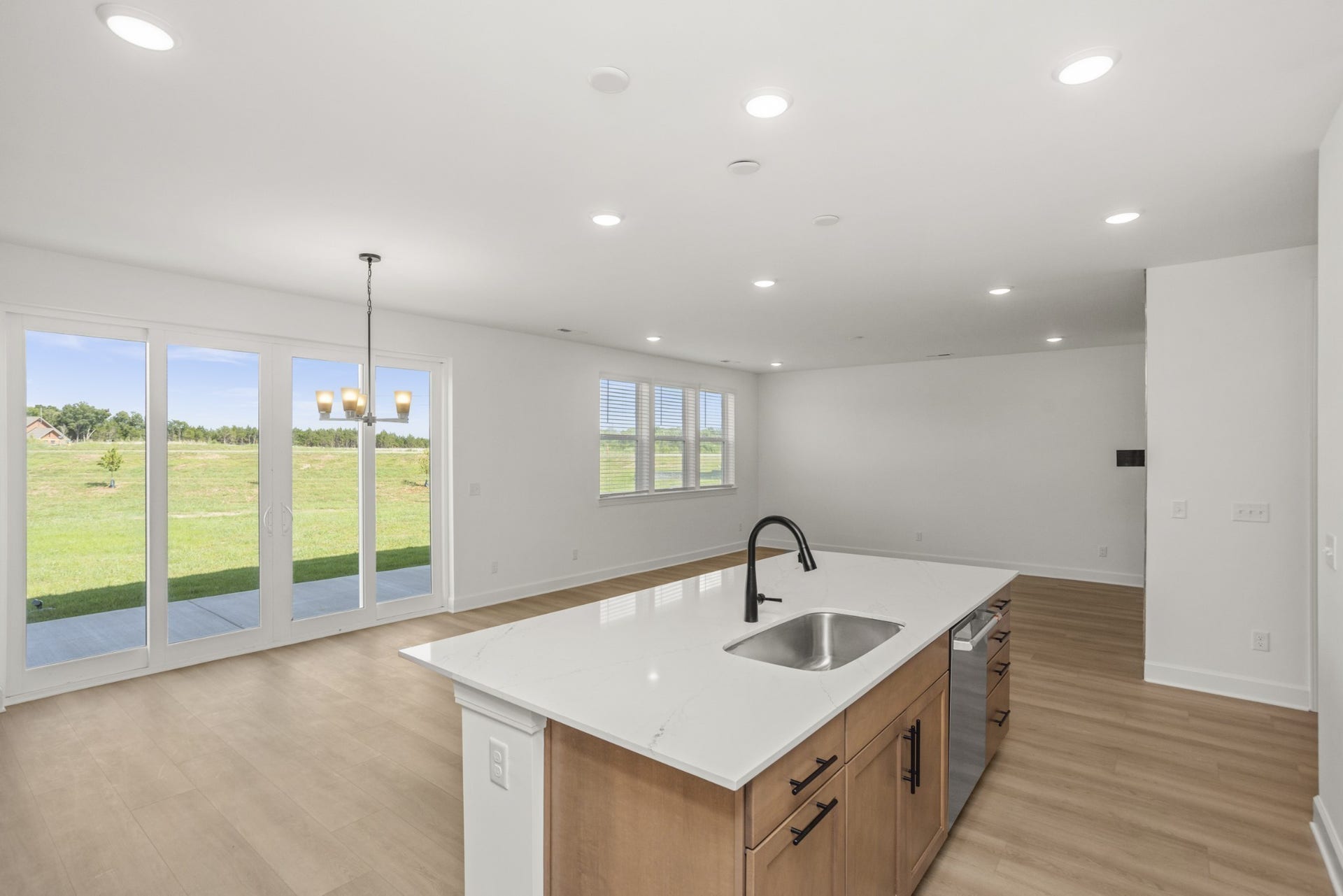 402 Downs Lane, Mount Juliet, TN 37122 Pictures are of previously completed home of the same floorplan. Options and features may vary. Blinds are not included but can be added.