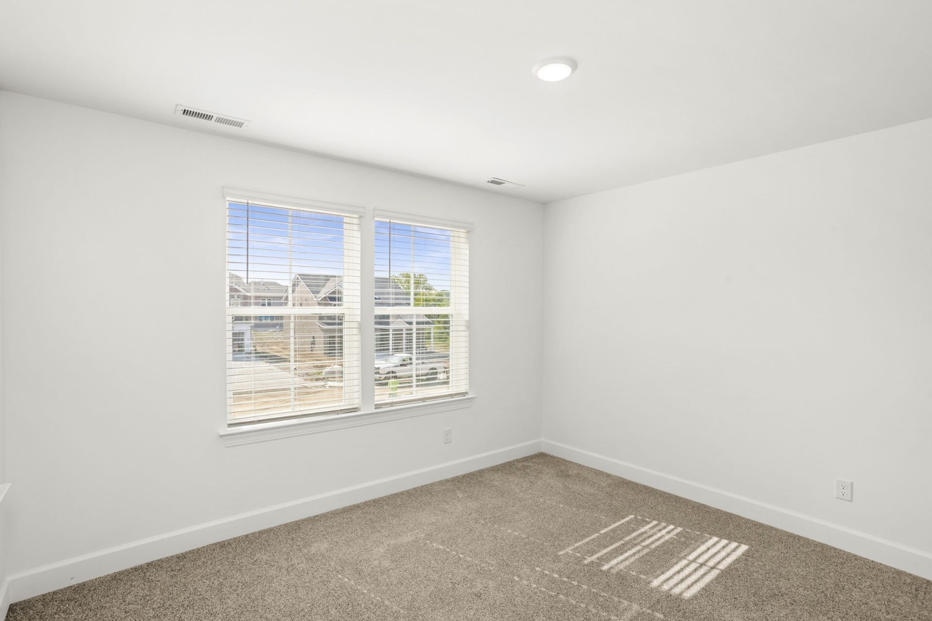 402 Downs Lane, Mount Juliet, TN 37122 Pictures are of previously completed home of the same floorplan. Options and features may vary. Blinds are not included but can be added.