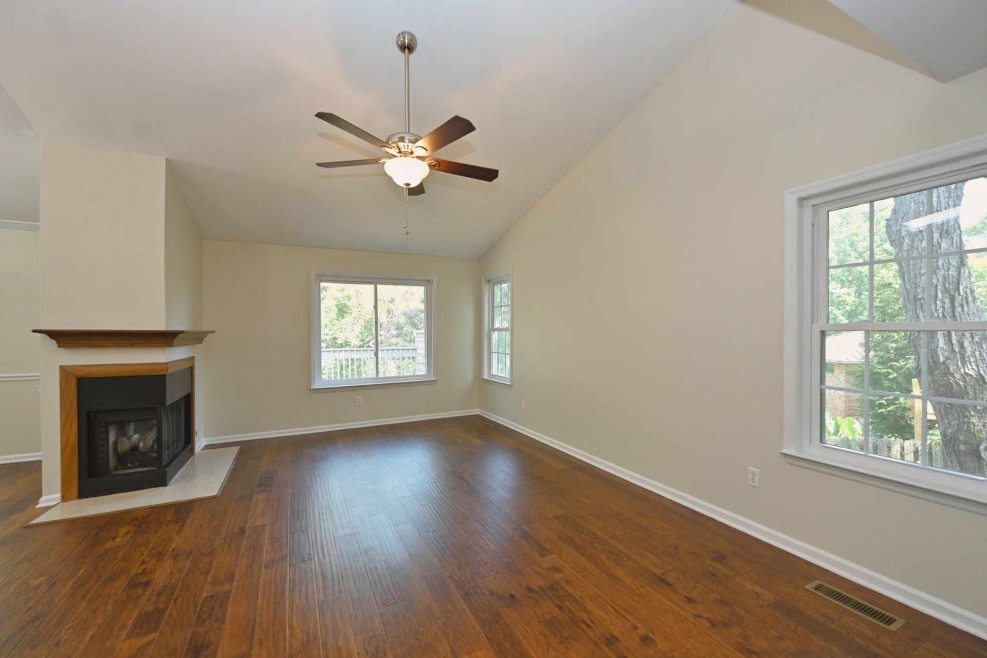 325 Autumn Chase Dr, Nashville, TN 37214 325 Autumn Chase Dr, Nashville, TN 37214