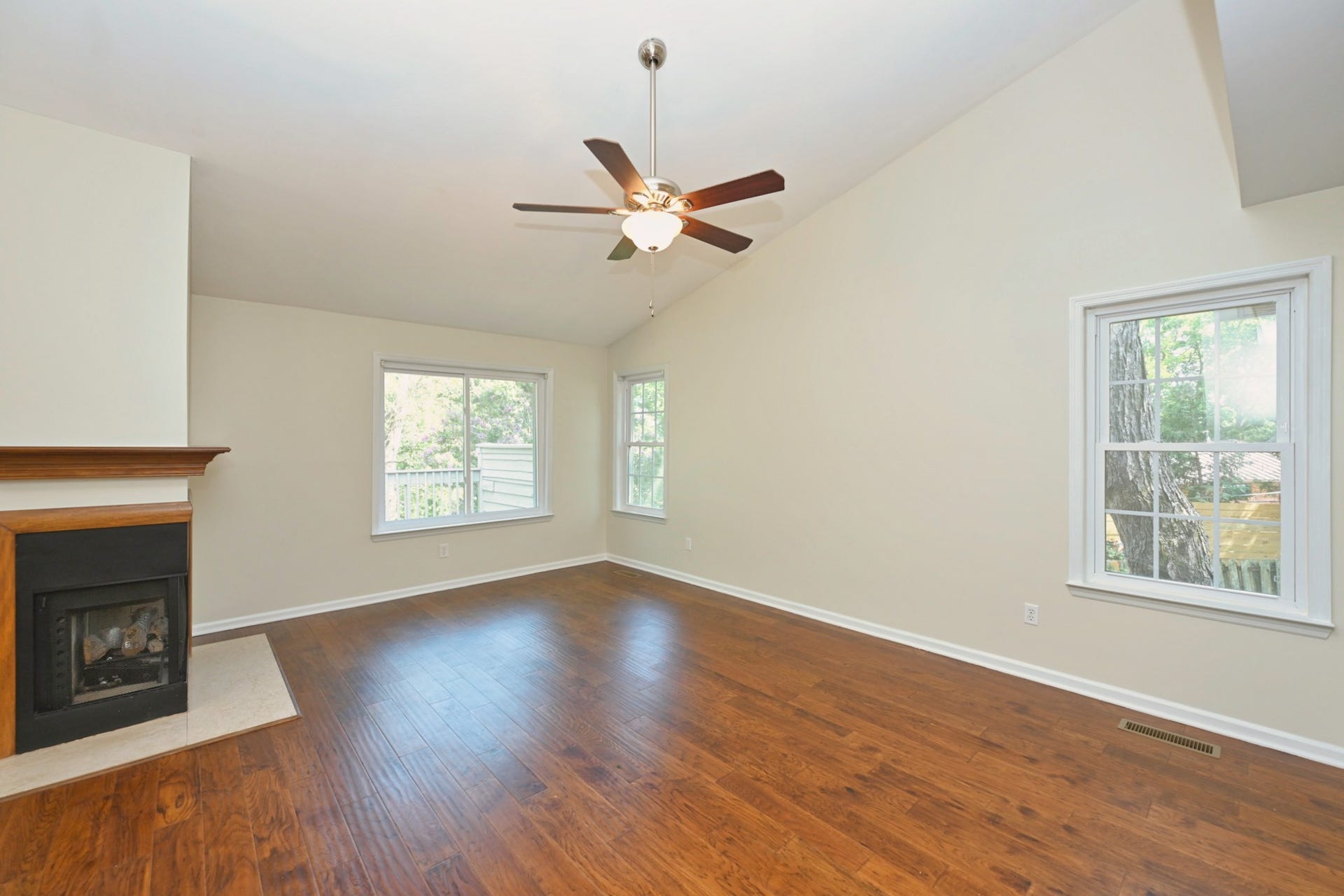 325 Autumn Chase Dr, Nashville, TN 37214 325 Autumn Chase Dr, Nashville, TN 37214