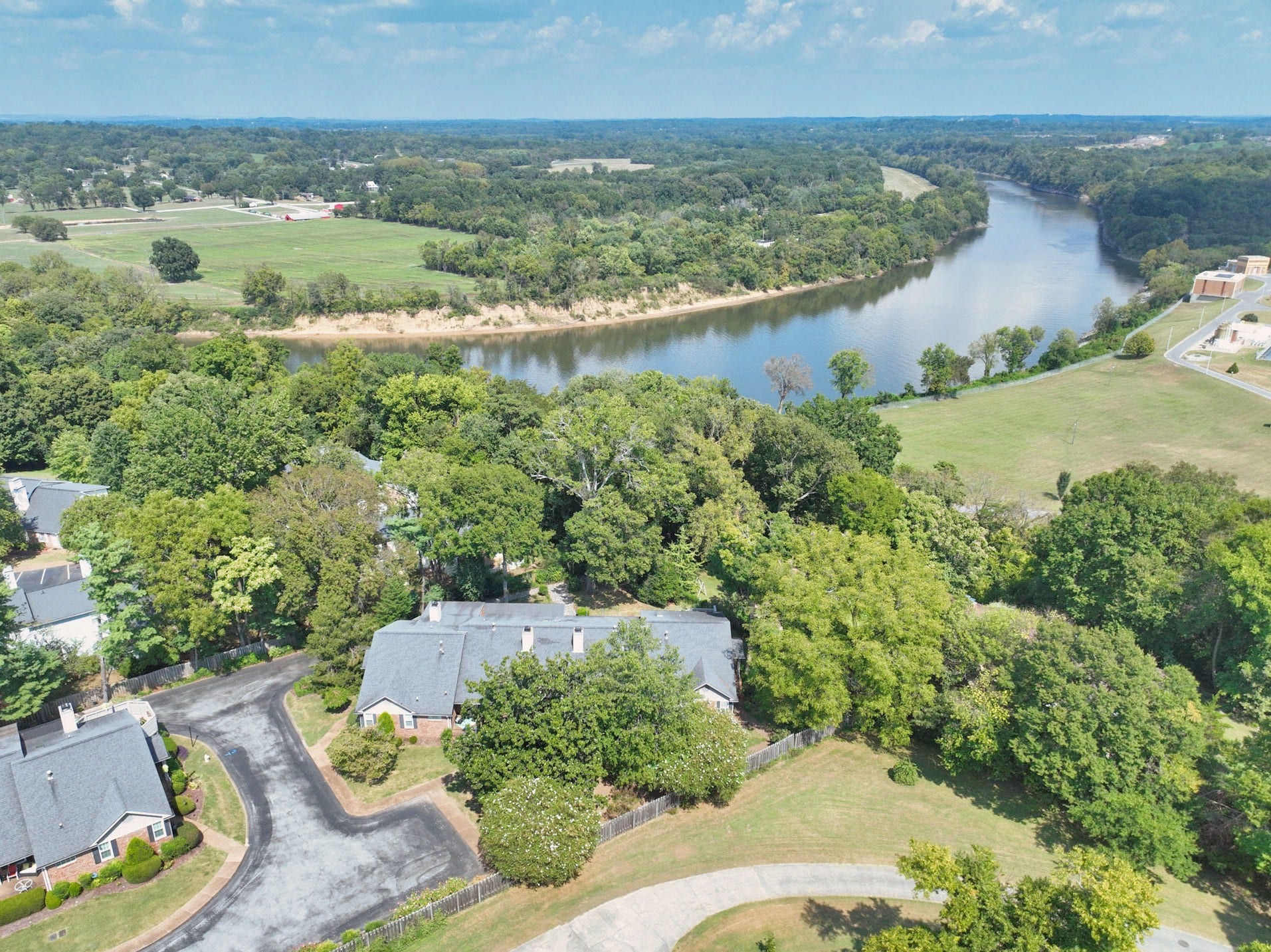 325 Autumn Chase Dr, Nashville, TN 37214 325 Autumn Chase Dr, Nashville, TN 37214