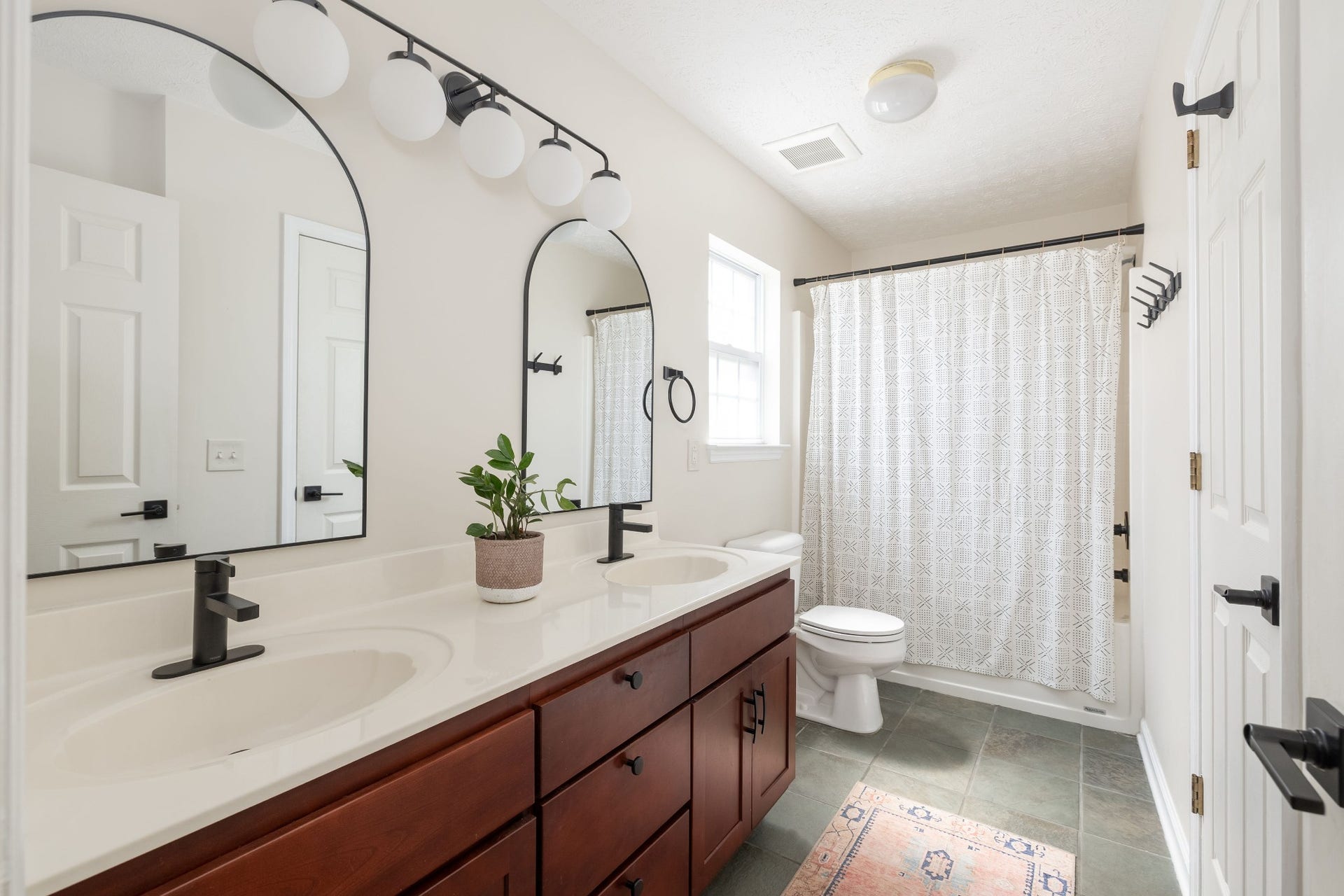 2904 River Bend Dr, Nashville, TN 37214 2904 River Bend Dr, Nashville, TN 37214