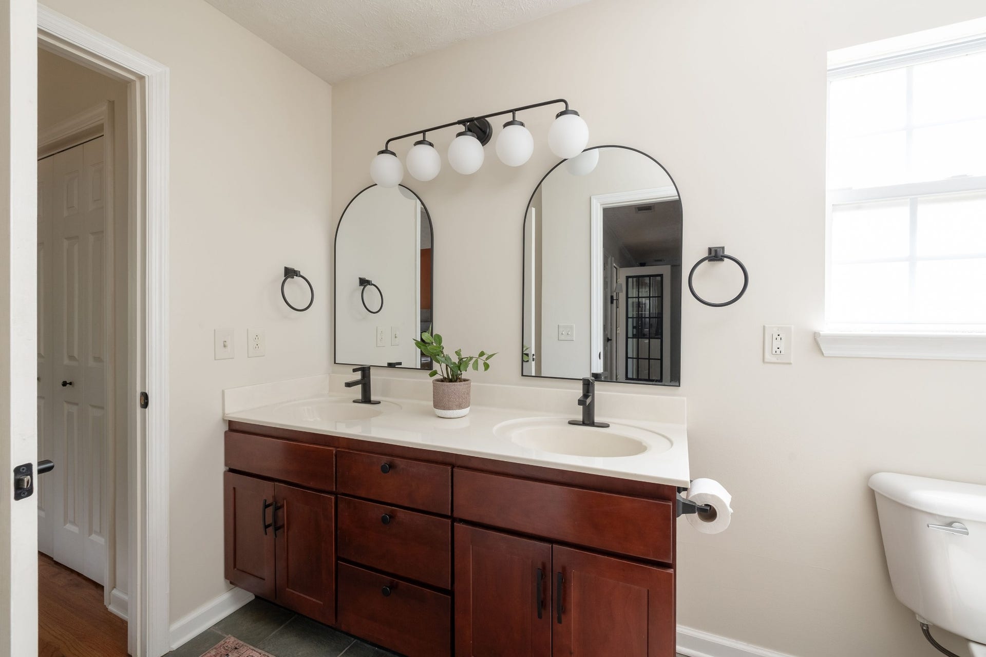 2904 River Bend Dr, Nashville, TN 37214 2904 River Bend Dr, Nashville, TN 37214