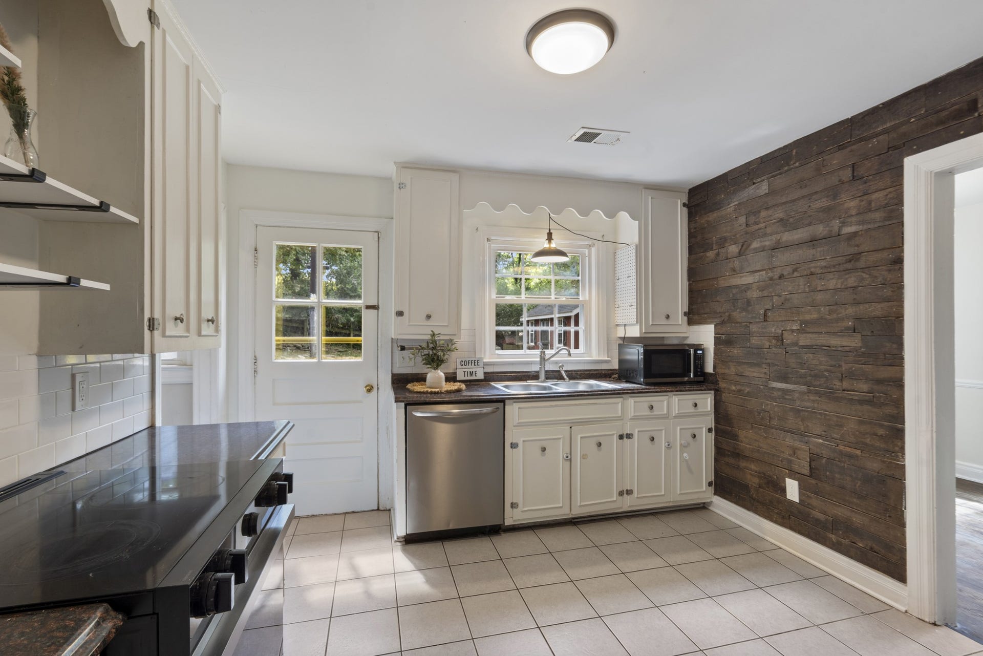 909 Edgewood Dr, Columbia, TN 38401 909 Edgewood Dr, Columbia, TN 38401