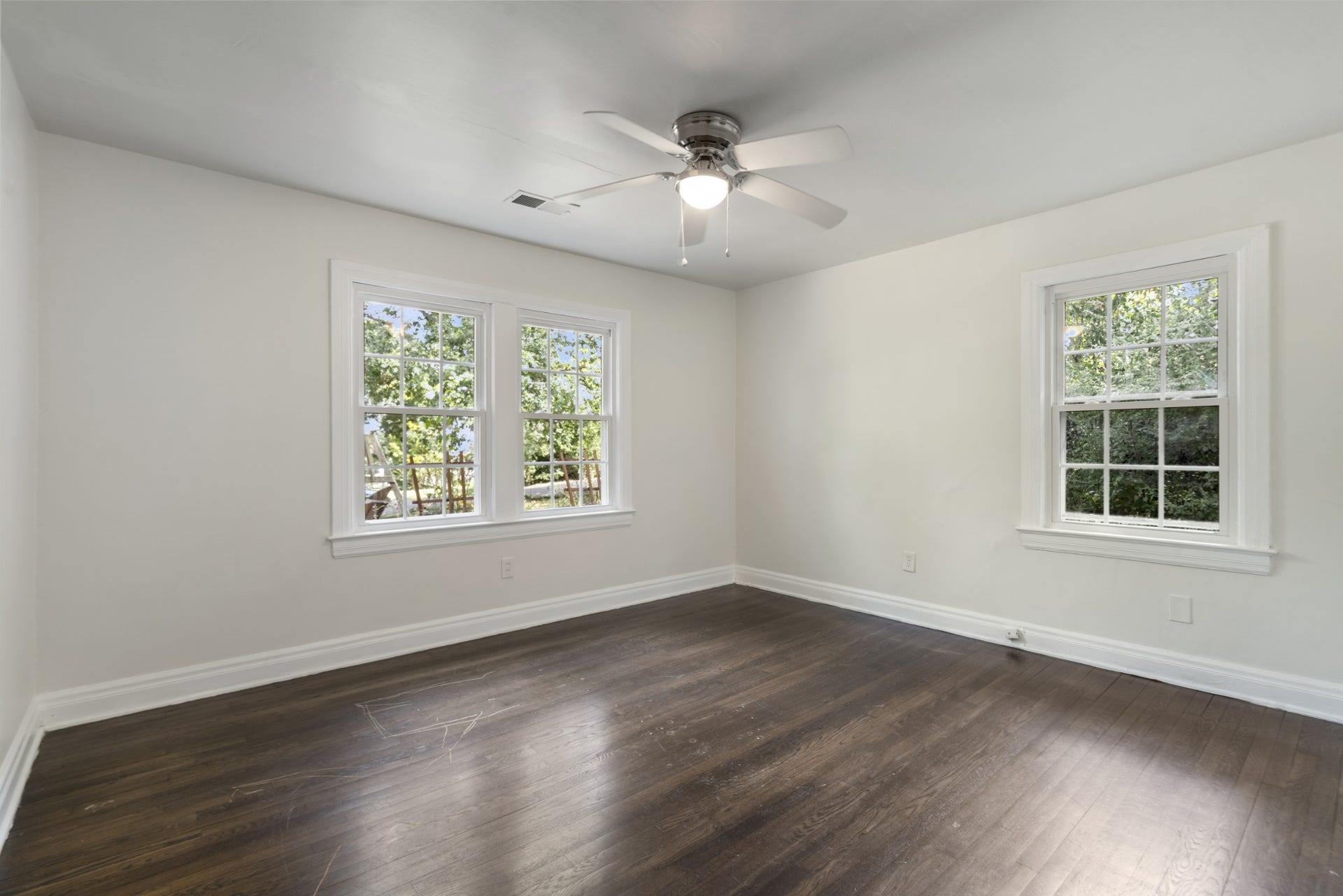 909 Edgewood Dr, Columbia, TN 38401 909 Edgewood Dr, Columbia, TN 38401