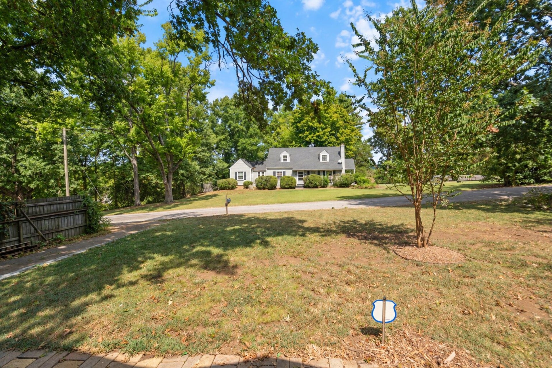 909 Edgewood Dr, Columbia, TN 38401 909 Edgewood Dr, Columbia, TN 38401