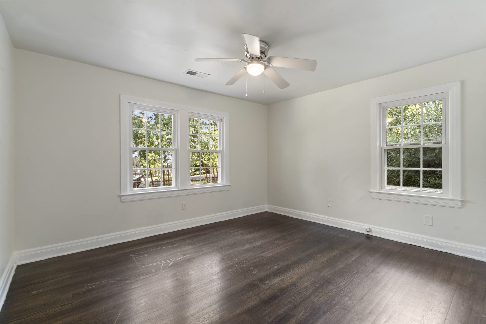 909 Edgewood Dr, Columbia, TN 38401 909 Edgewood Dr, Columbia, TN 38401