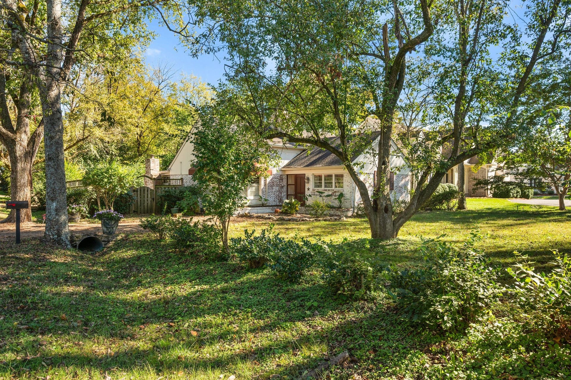 201 Brookfield Ave, Nashville, TN 37205 201 Brookfield Ave, Nashville, TN 37205
