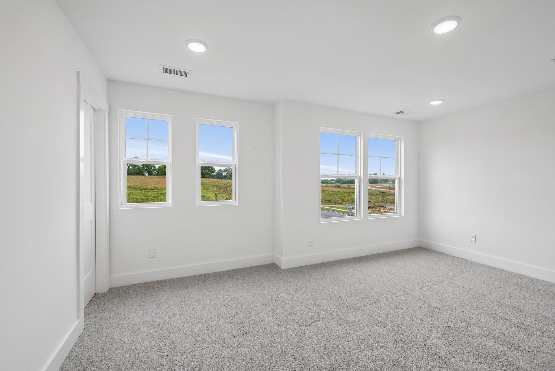 2597 Peaceful Valley Dr, Columbia, TN 38401 Photo is for representational purposes of the Braxton B with the Modern Transitional interior design package.