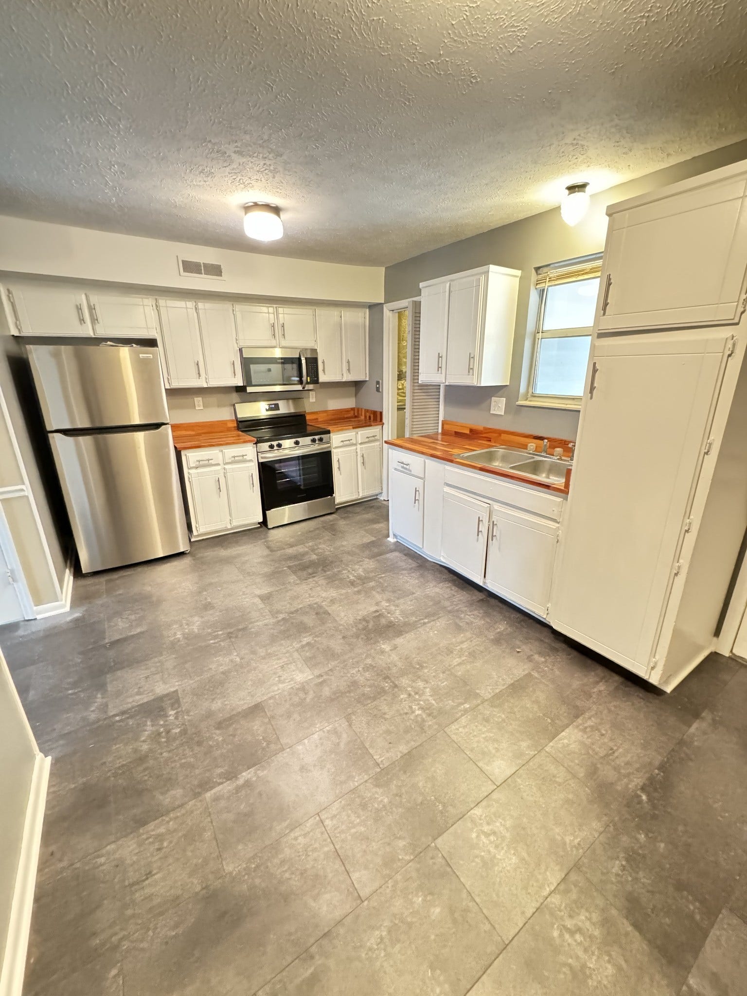 908 Smith St, Murfreesboro, TN 37129 908 Smith St, Murfreesboro, TN 37129