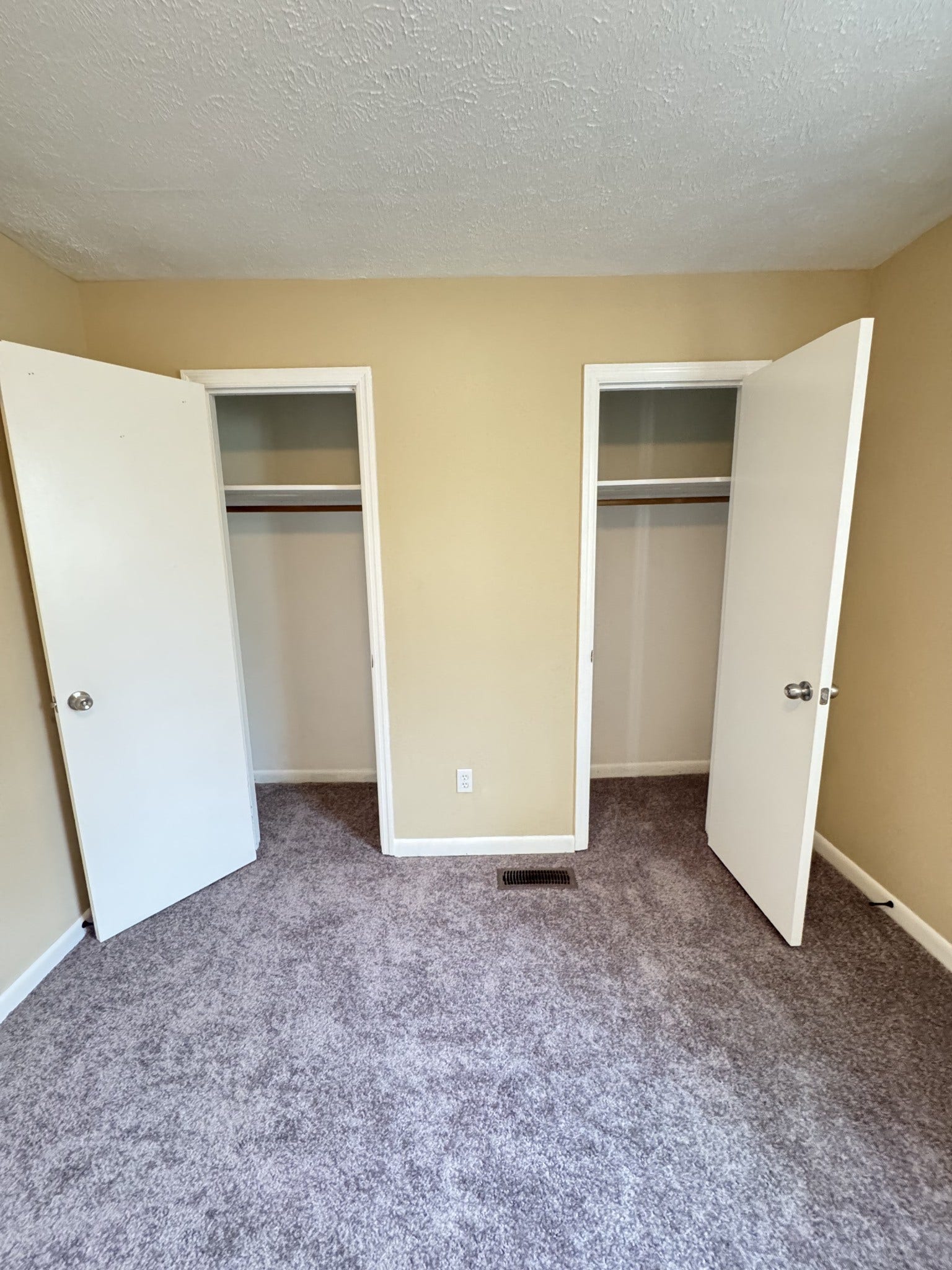 908 Smith St, Murfreesboro, TN 37129 908 Smith St, Murfreesboro, TN 37129