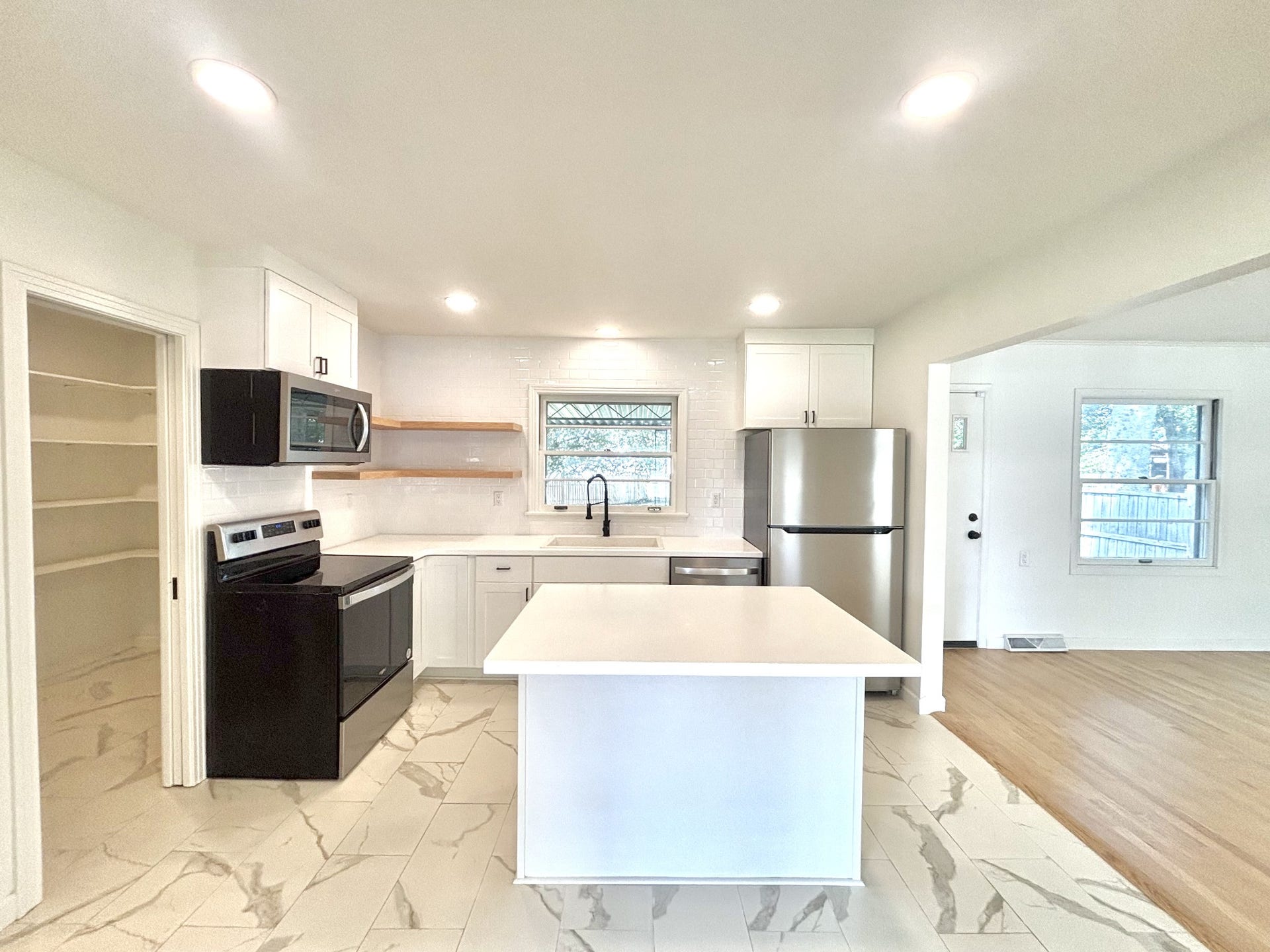 1906 Wedgewood Dr, Columbia, TN 38401