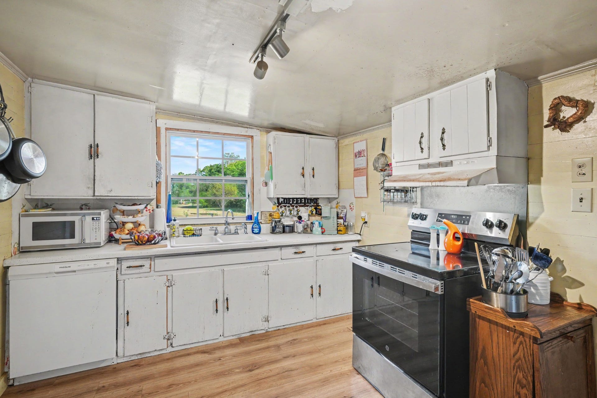 1163 Old Williamsport Pike, Columbia, TN 38401 1163 Old Williamsport Pike, Columbia, TN 38401