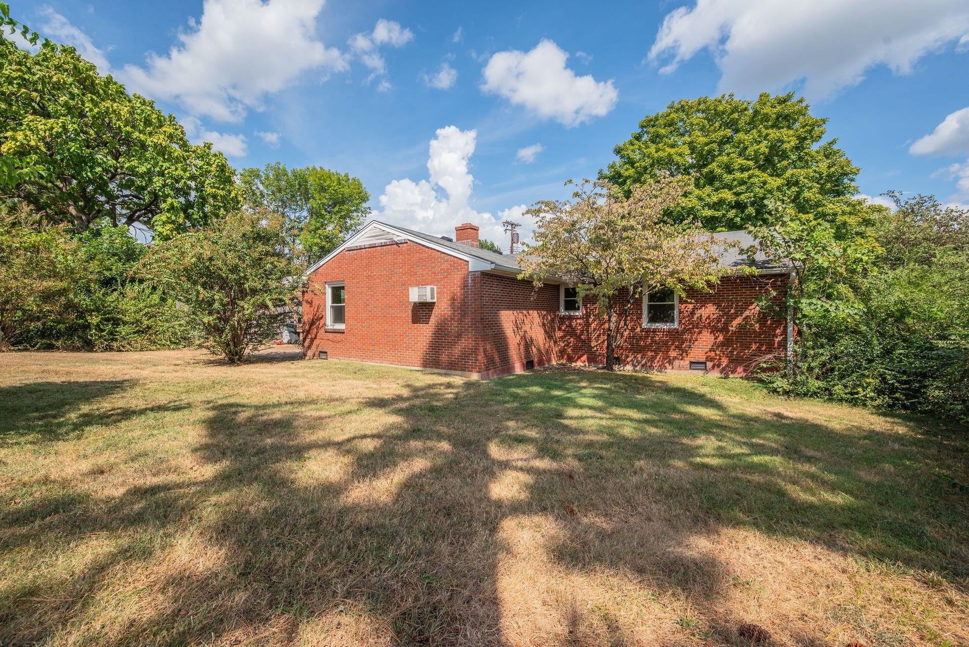 633 Elaine Dr, Nashville, TN 37211 633 Elaine Dr, Nashville, TN 37211