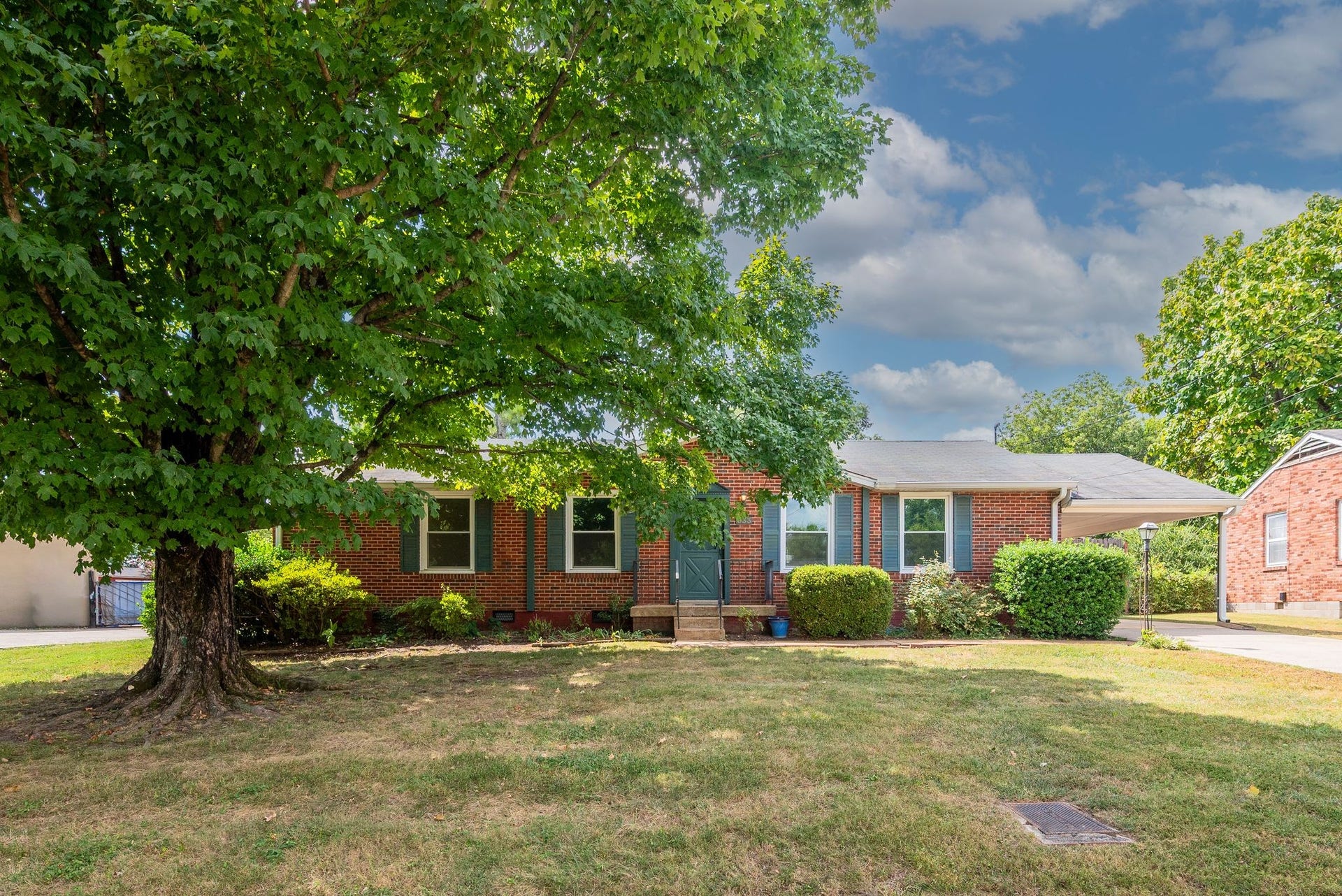 633 Elaine Dr, Nashville, TN 37211 633 Elaine Dr, Nashville, TN 37211