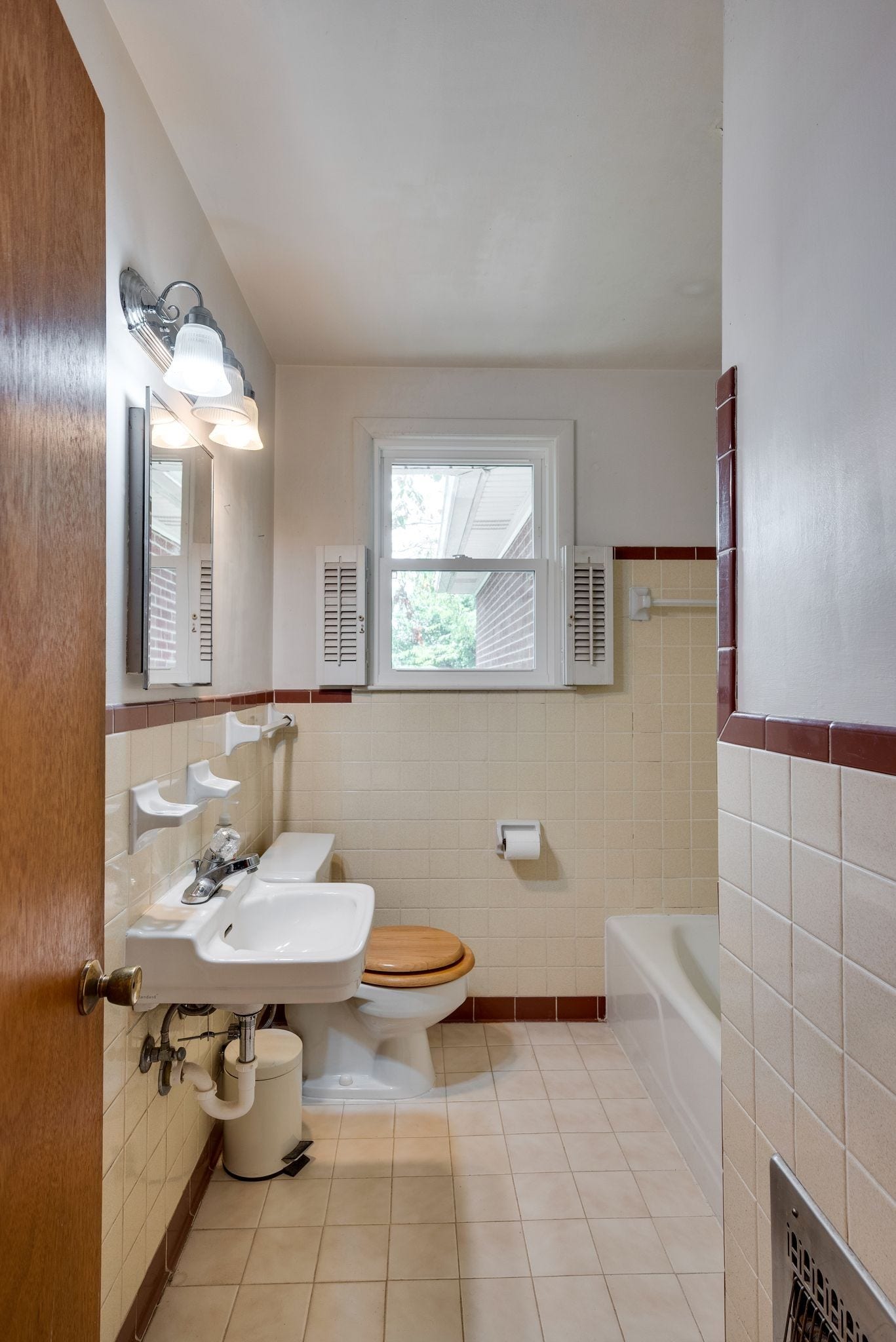 633 Elaine Dr, Nashville, TN 37211 633 Elaine Dr, Nashville, TN 37211