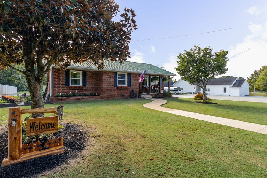 Property photo for 106 High St, Bell Buckle, TN