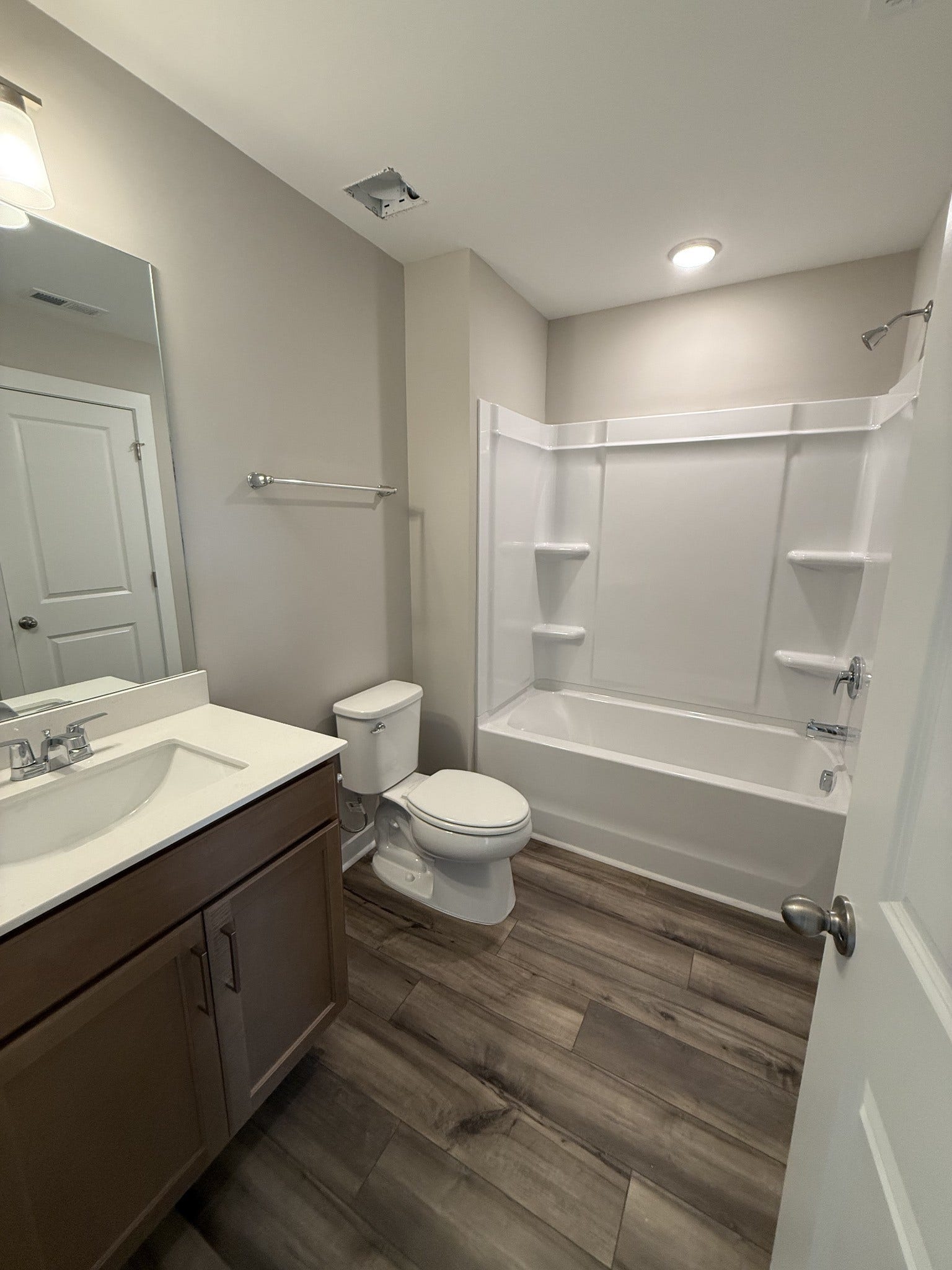 3322 Parmenter Street, Columbia, TN 38401 bath 3 upstairs