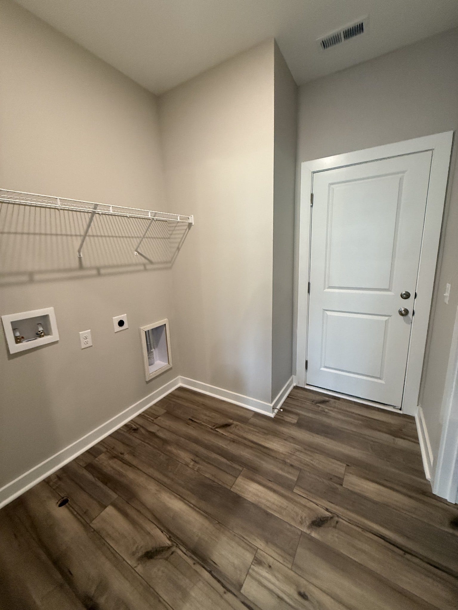 3322 Parmenter Street, Columbia, TN 38401 laundry