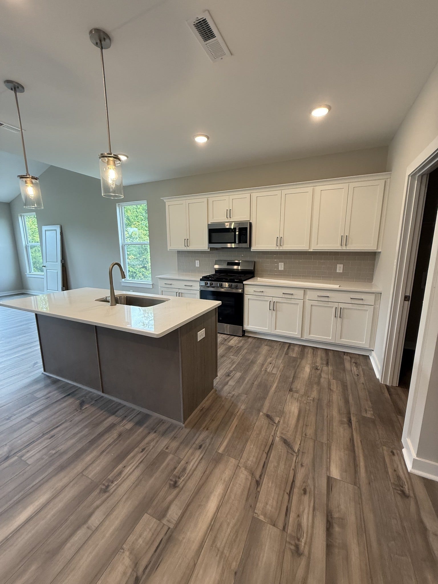 3322 Parmenter Street, Columbia, TN 38401 3322 Parmenter Street, Columbia, TN 38401