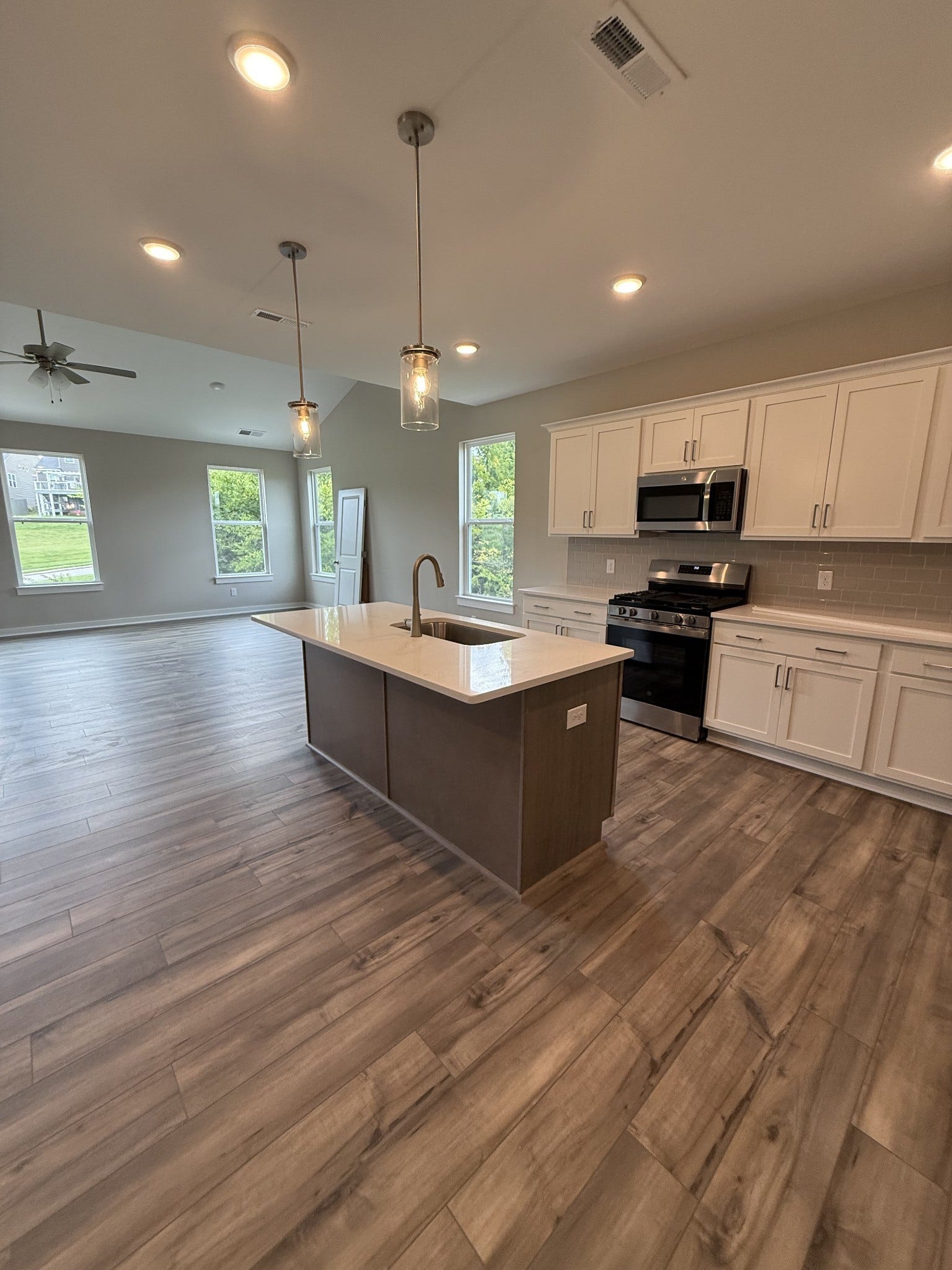 3322 Parmenter Street, Columbia, TN 38401 3322 Parmenter Street, Columbia, TN 38401