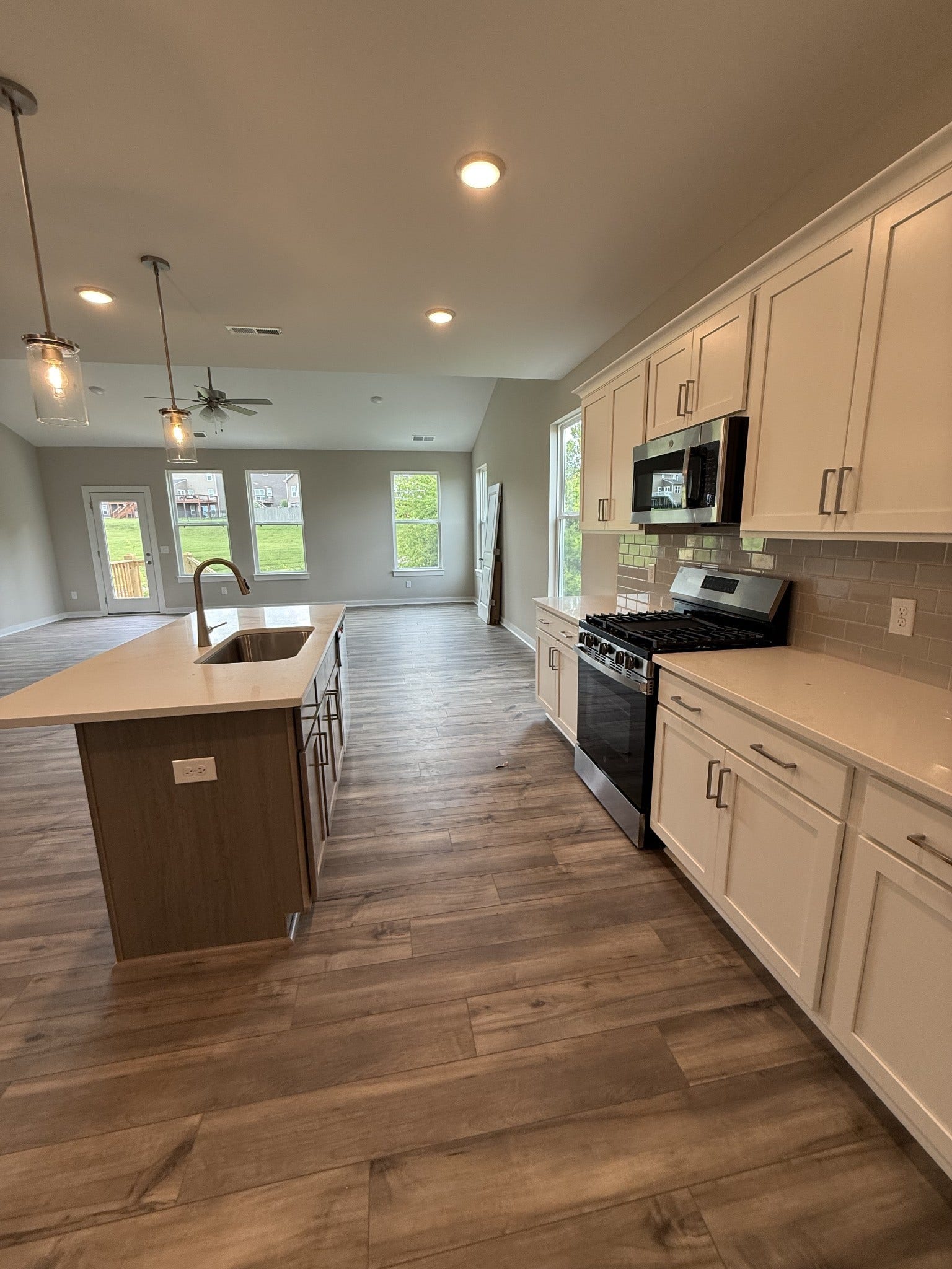 3322 Parmenter Street, Columbia, TN 38401 3322 Parmenter Street, Columbia, TN 38401