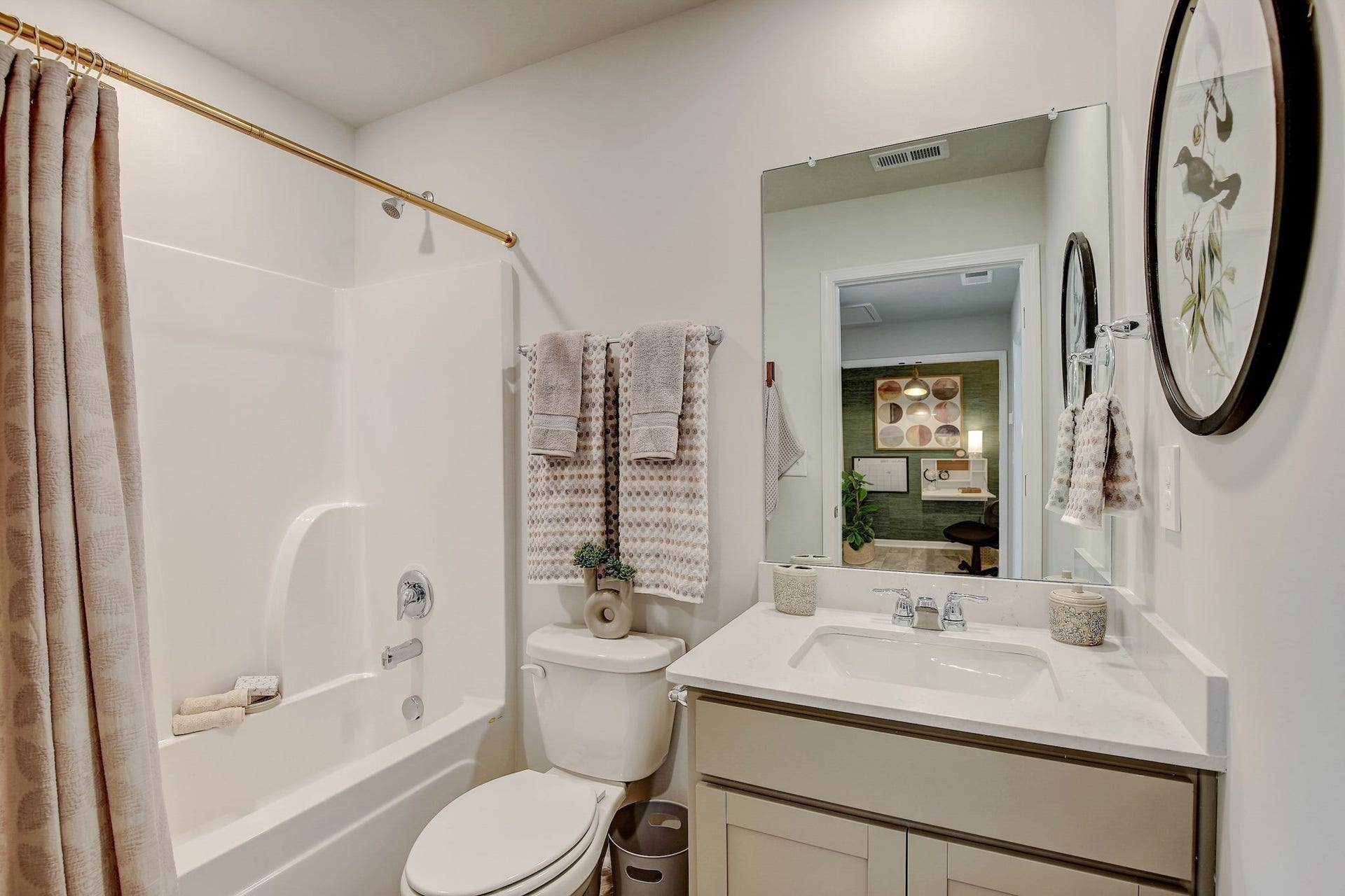 2230 Harlequin Point, Lebanon, TN 37090 Photos are of our model home. Some decorator items are not included.