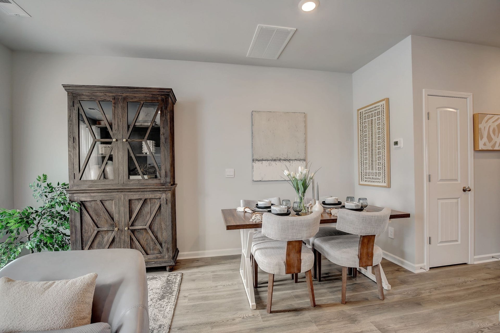 2230 Harlequin Point, Lebanon, TN 37090 Photos are of our model home. Some decorator items are not included.