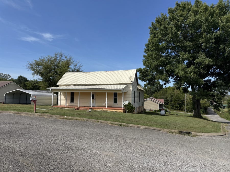 Property photo for 107 Twin Oaks Dr, Bell Buckle, TN