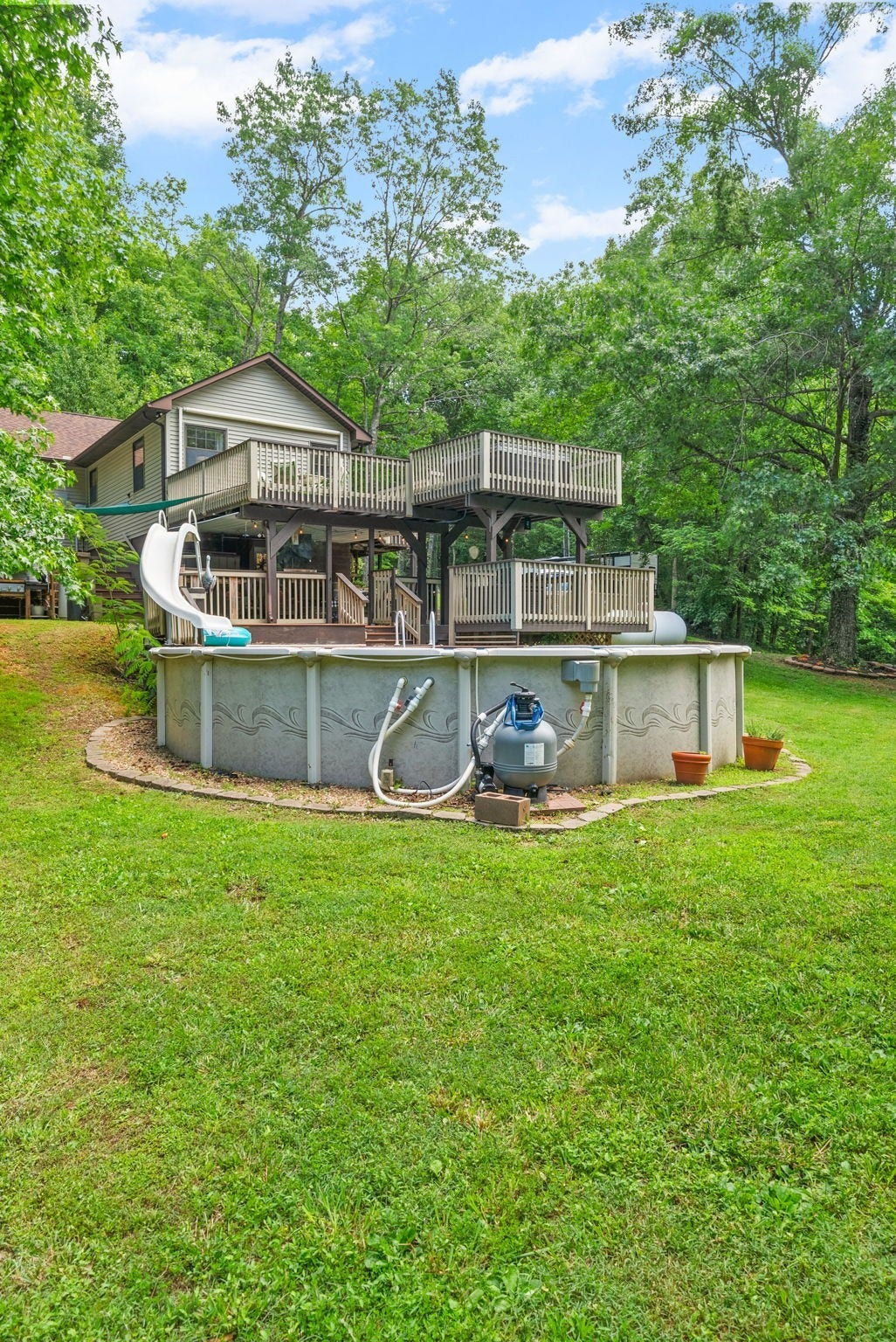 1844 Hogue Rd, Clarksville, TN 37040