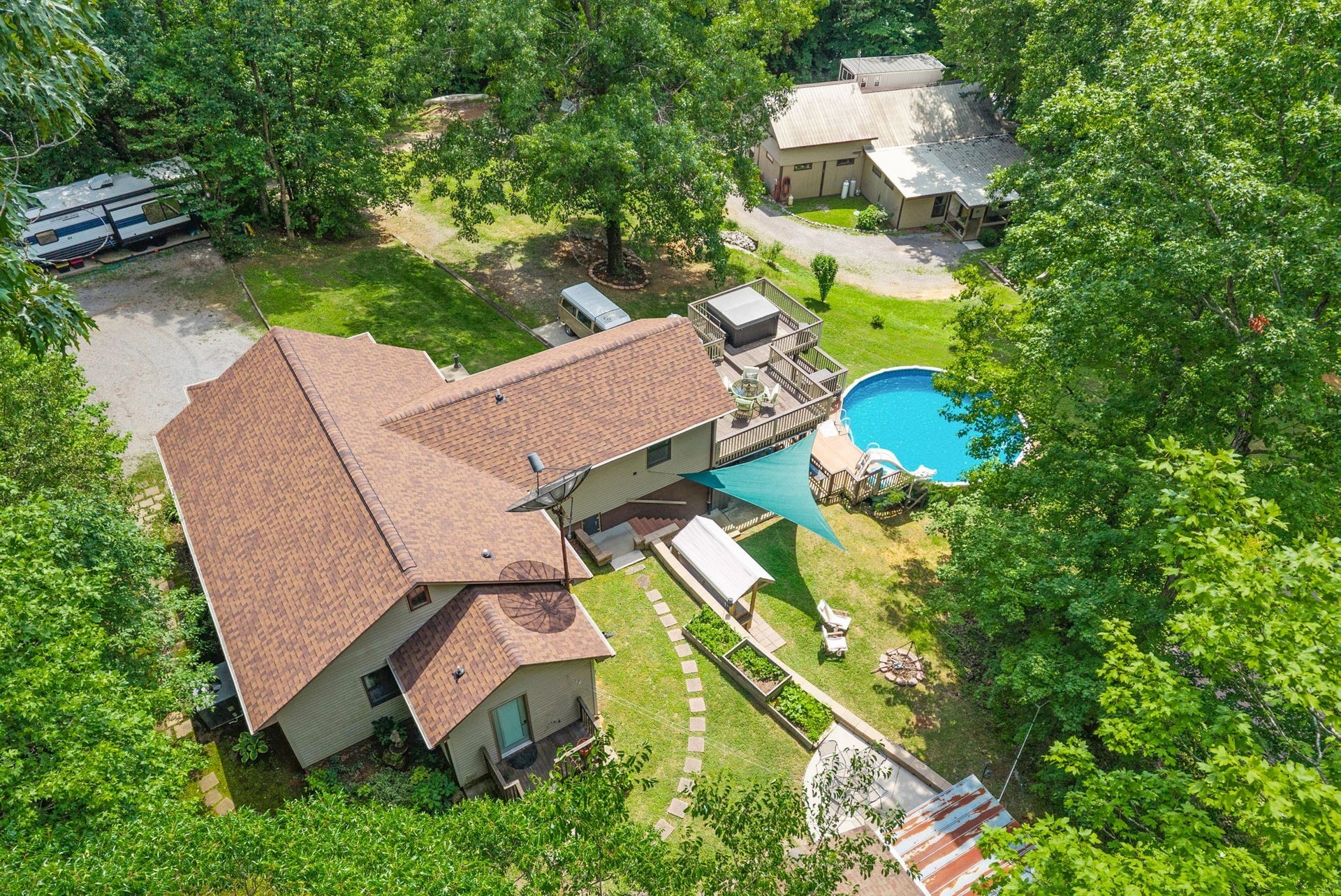 1844 Hogue Rd, Clarksville, TN 37040