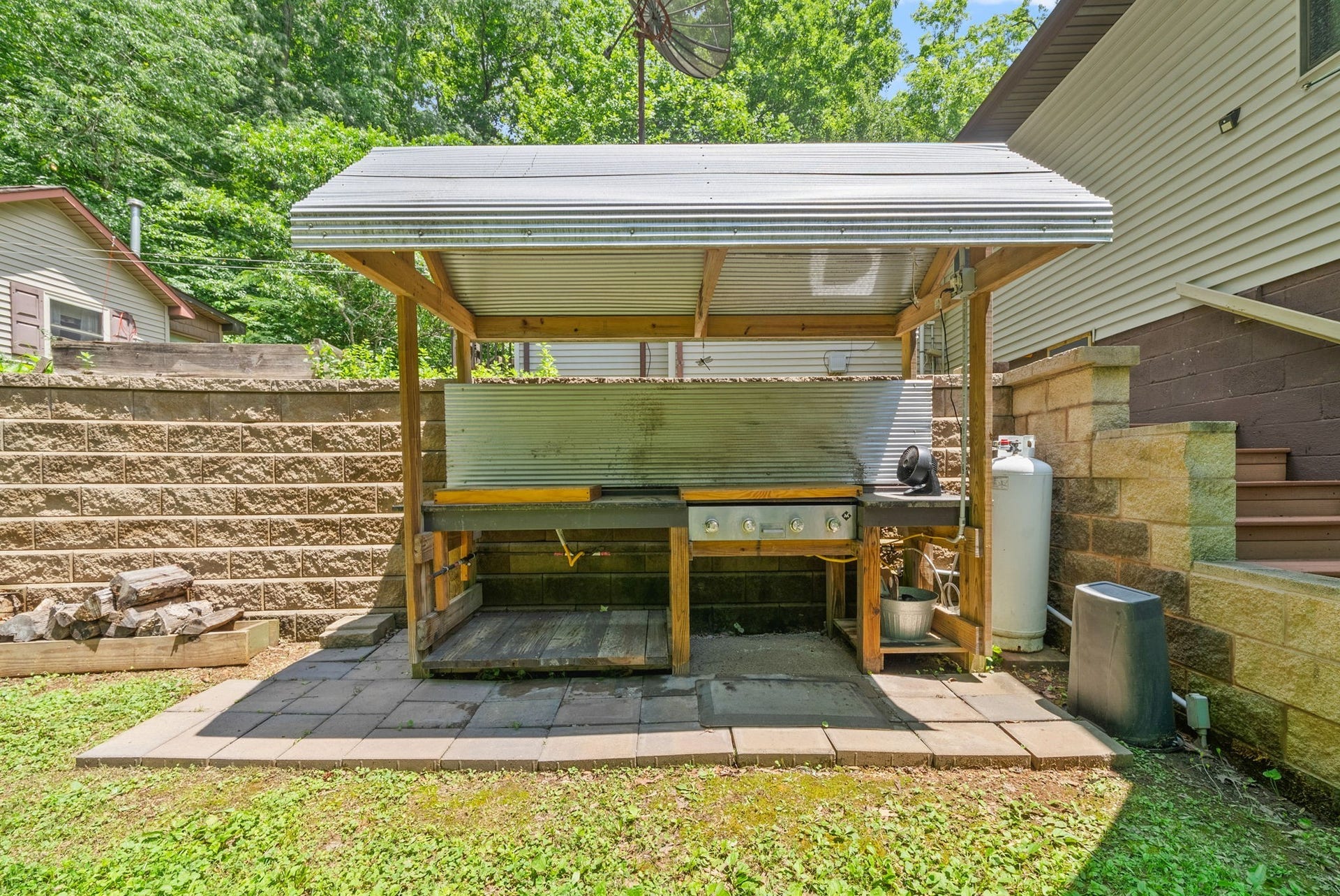 Outdoor Kitchen