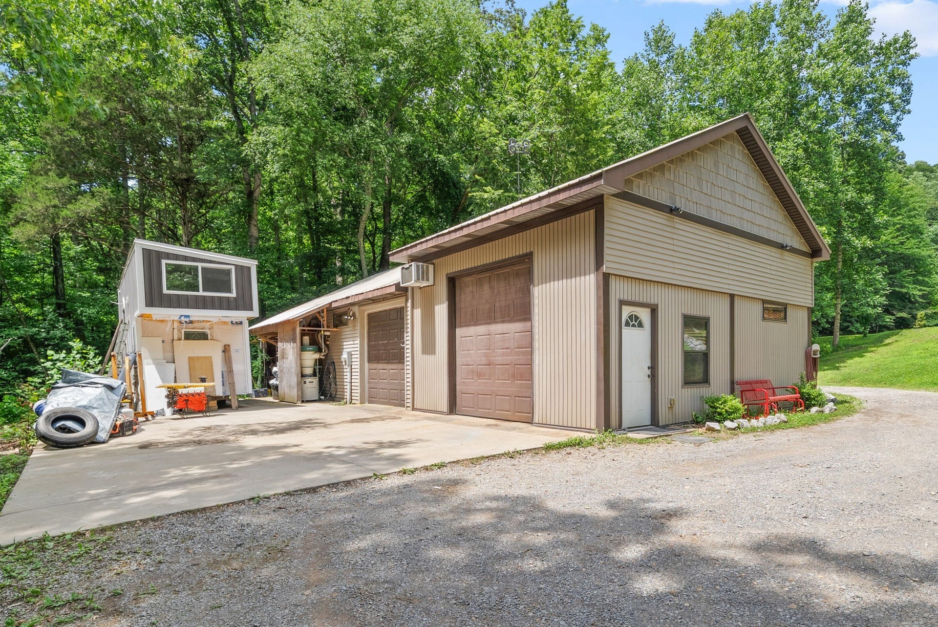 Garage & Shop