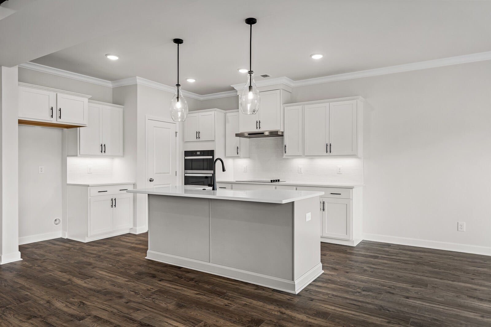 1933 Hildebrand Lane, Columbia, TN 38401 1933 Hildebrand Lane, Columbia, TN 38401