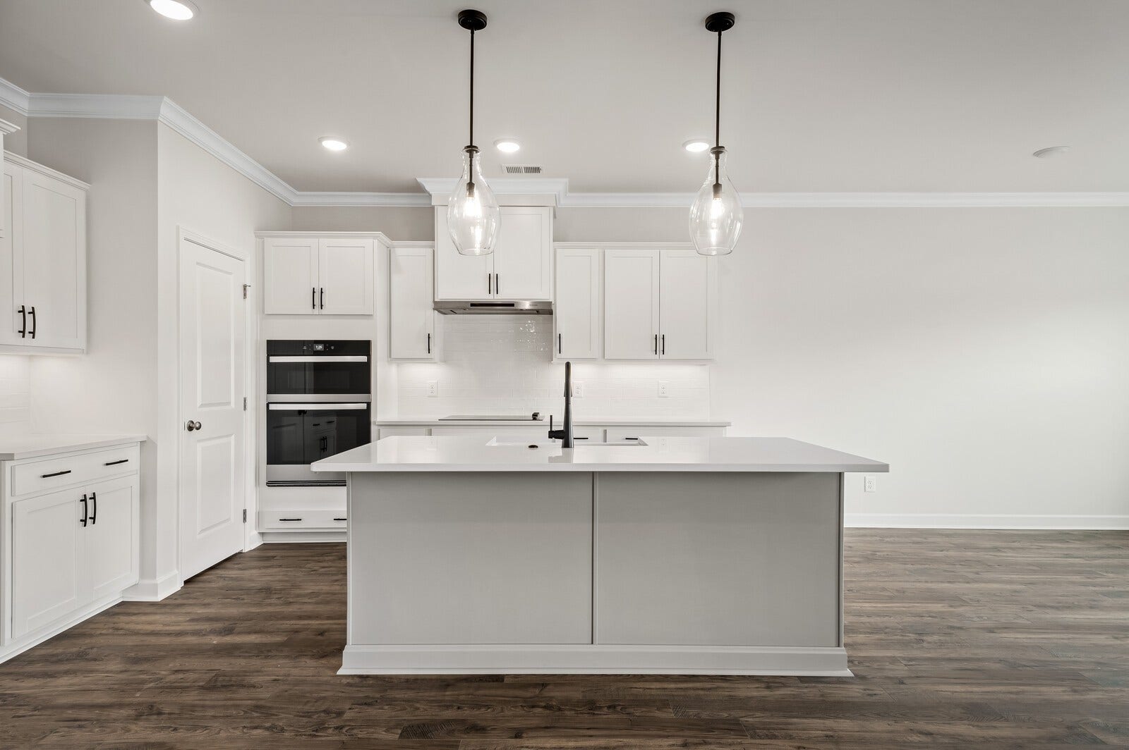 1933 Hildebrand Lane, Columbia, TN 38401 1933 Hildebrand Lane, Columbia, TN 38401