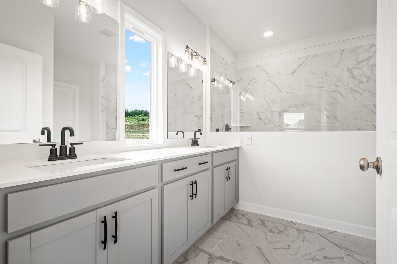 1933 Hildebrand Lane, Columbia, TN 38401 1933 Hildebrand Lane, Columbia, TN 38401