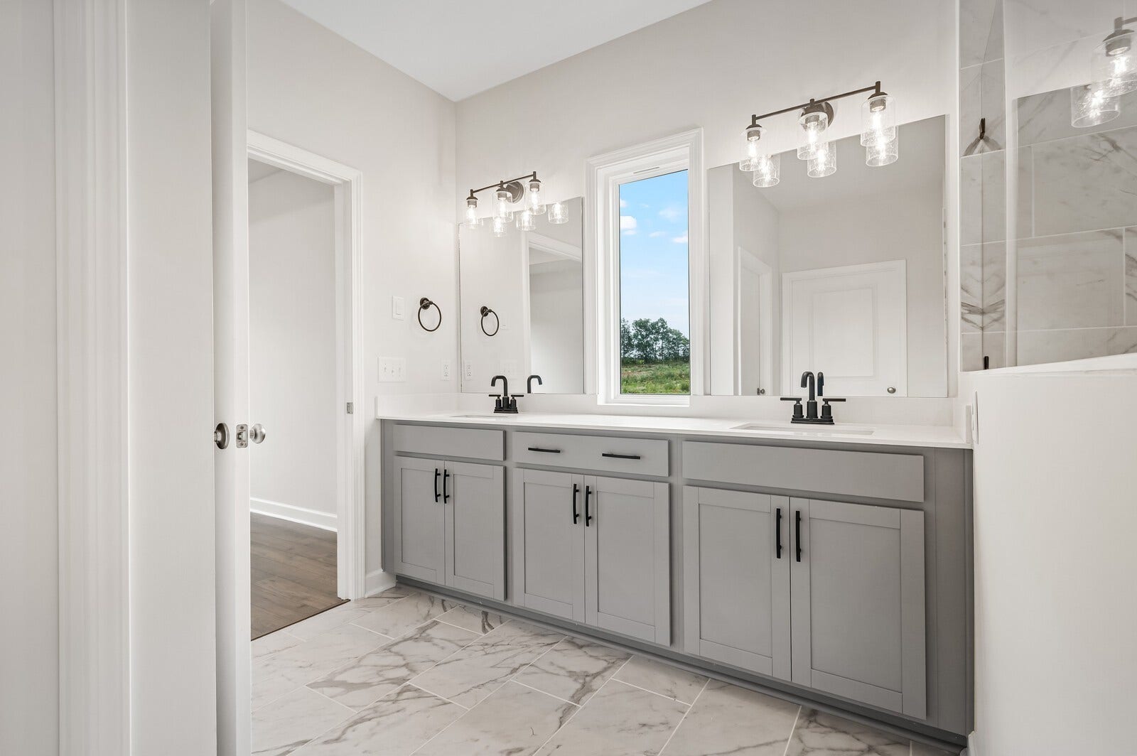 1933 Hildebrand Lane, Columbia, TN 38401 1933 Hildebrand Lane, Columbia, TN 38401