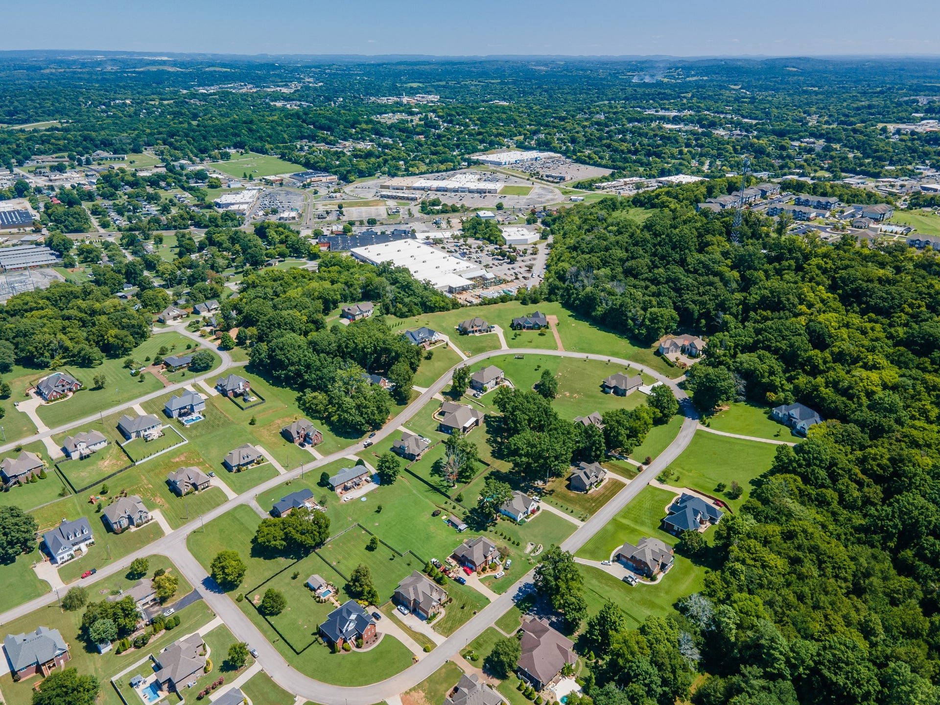 1725 Mayflower Dr, Columbia, TN 38401
