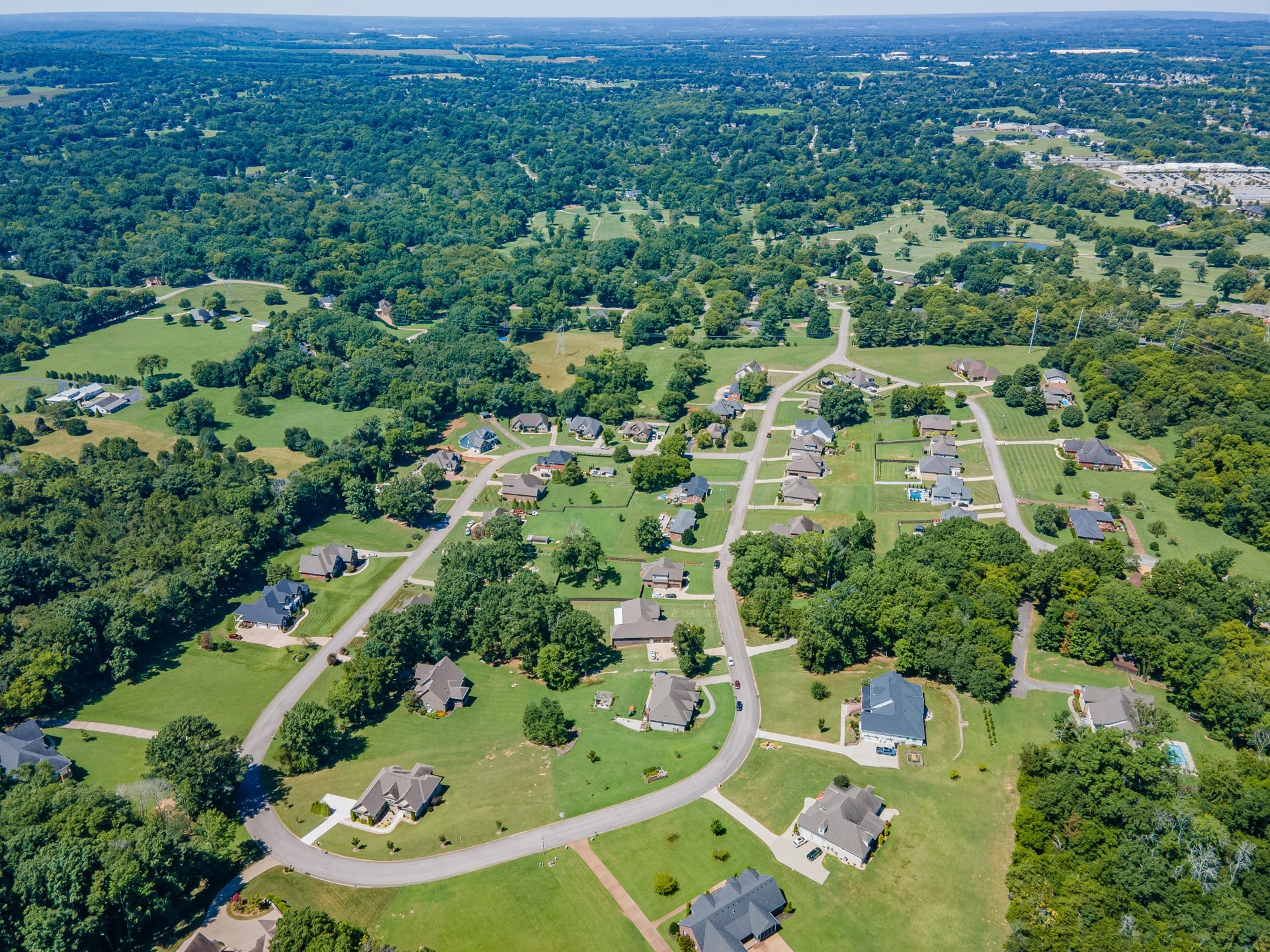 1725 Mayflower Dr, Columbia, TN 38401
