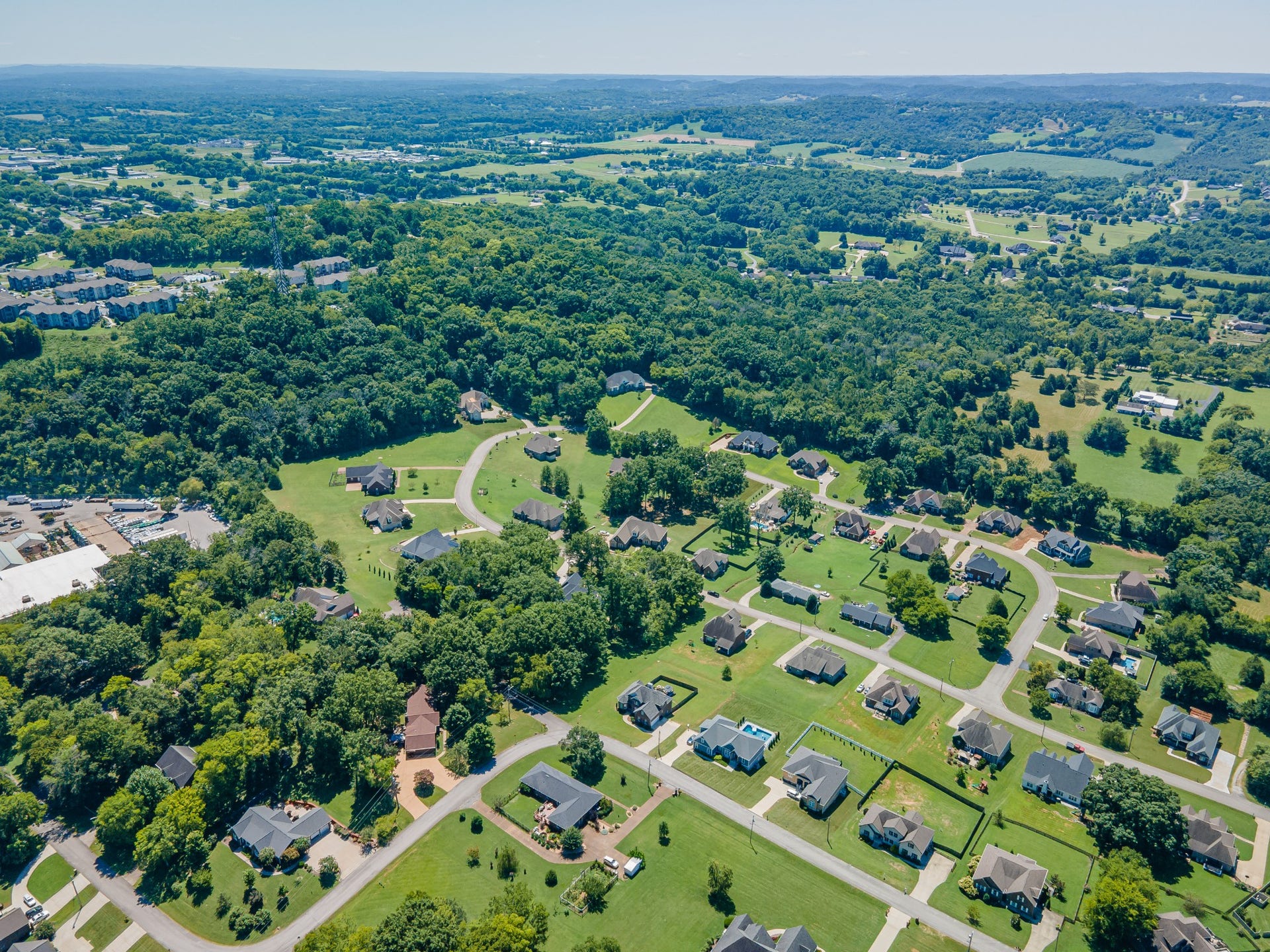 1725 Mayflower Dr, Columbia, TN 38401