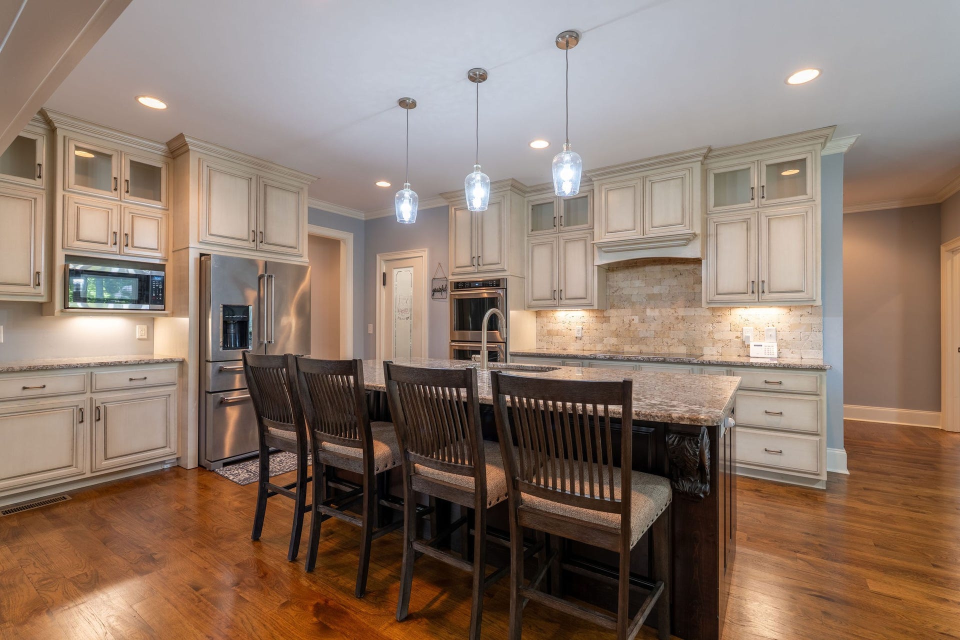1725 Mayflower Dr, Columbia, TN 38401