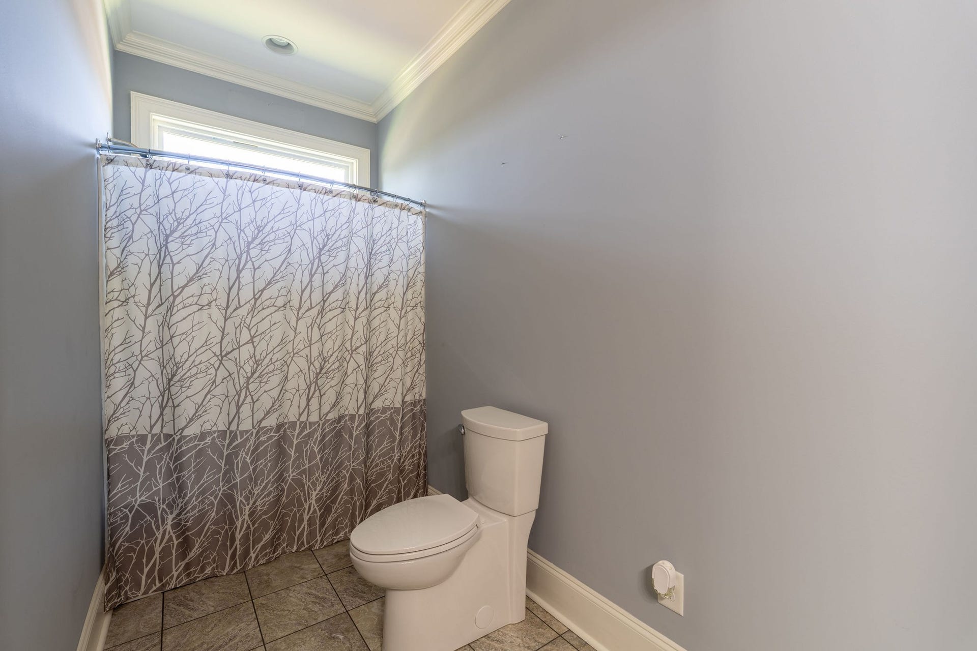 1725 Mayflower Dr, Columbia, TN 38401