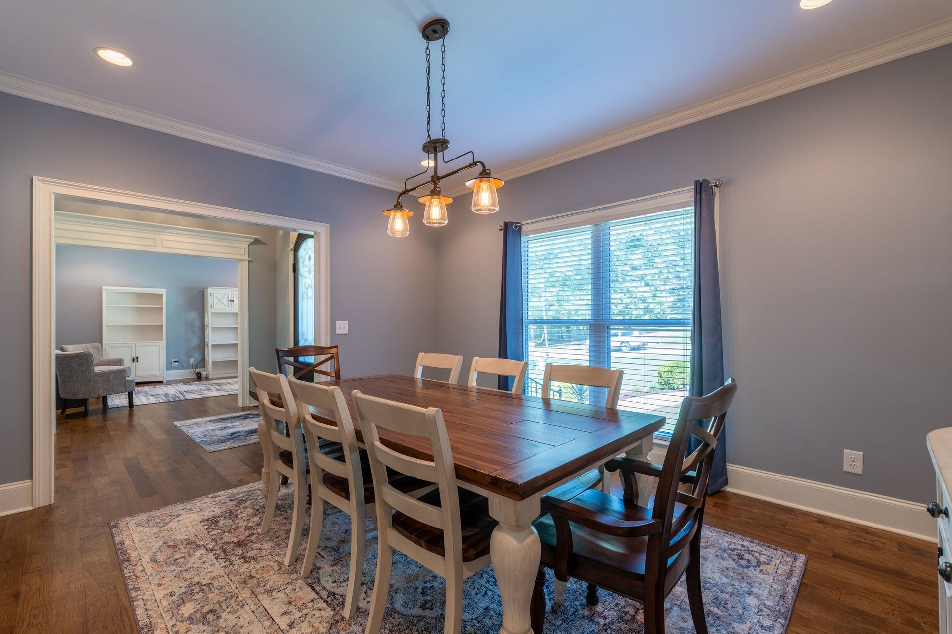 1725 Mayflower Dr, Columbia, TN 38401