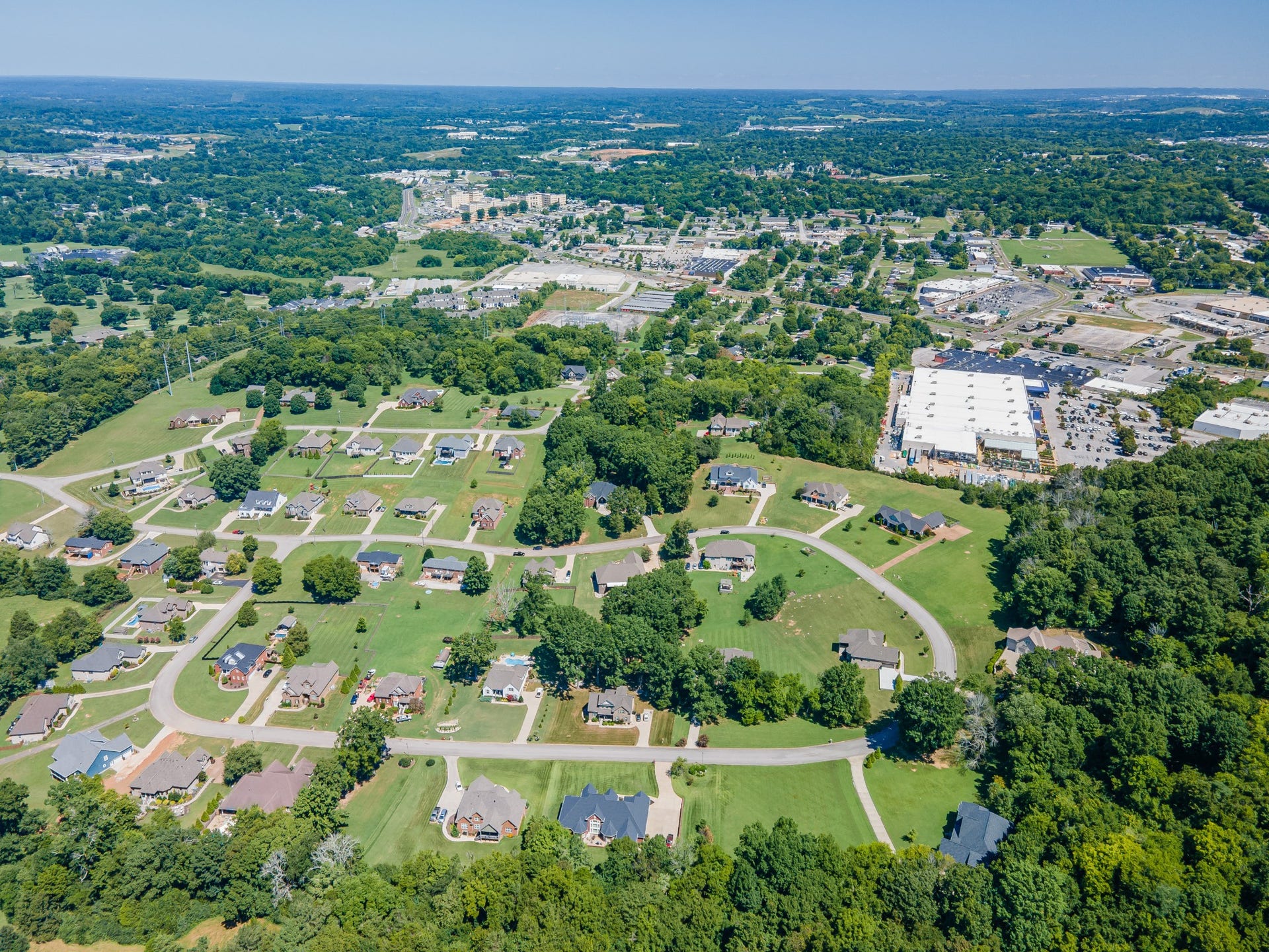 1725 Mayflower Dr, Columbia, TN 38401