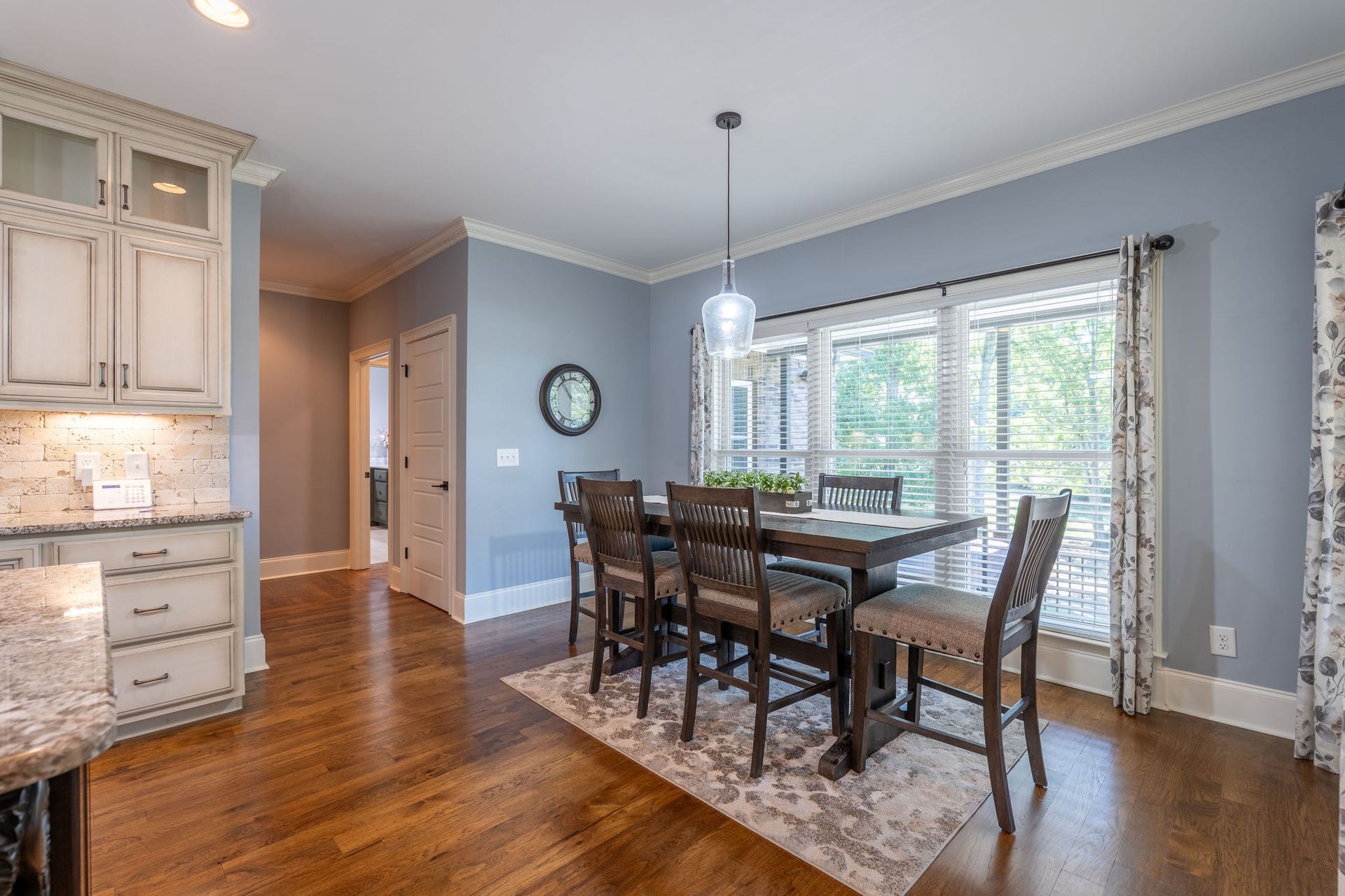 1725 Mayflower Dr, Columbia, TN 38401