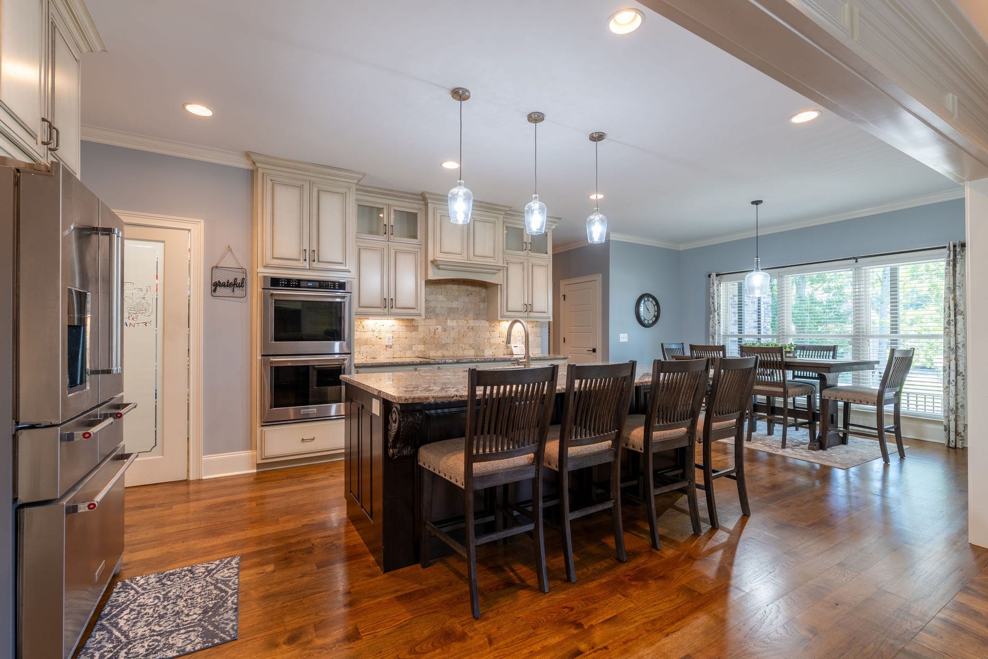 1725 Mayflower Dr, Columbia, TN 38401