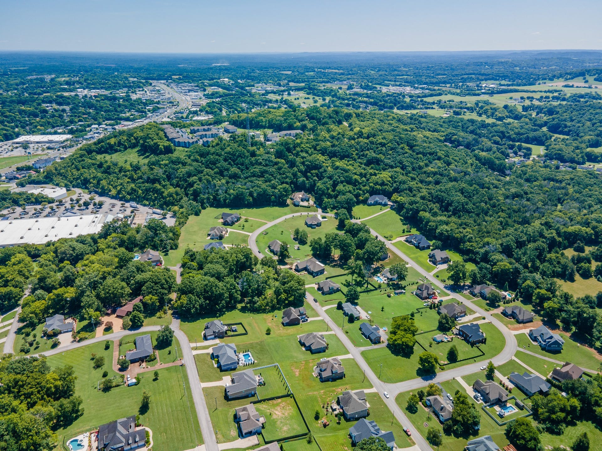 1725 Mayflower Dr, Columbia, TN 38401